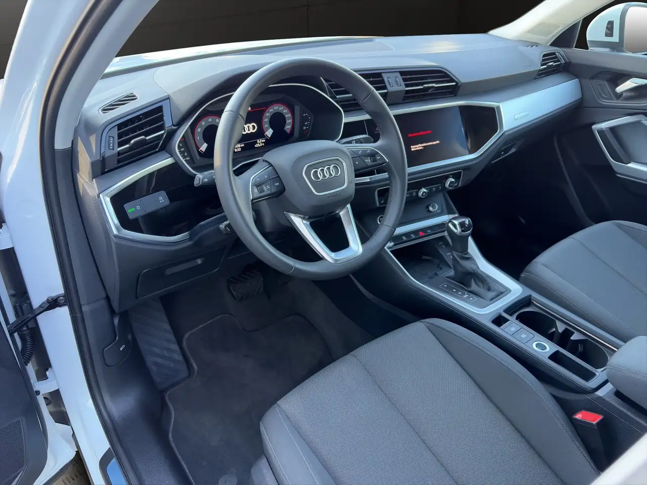 Audi Q3, фото 8