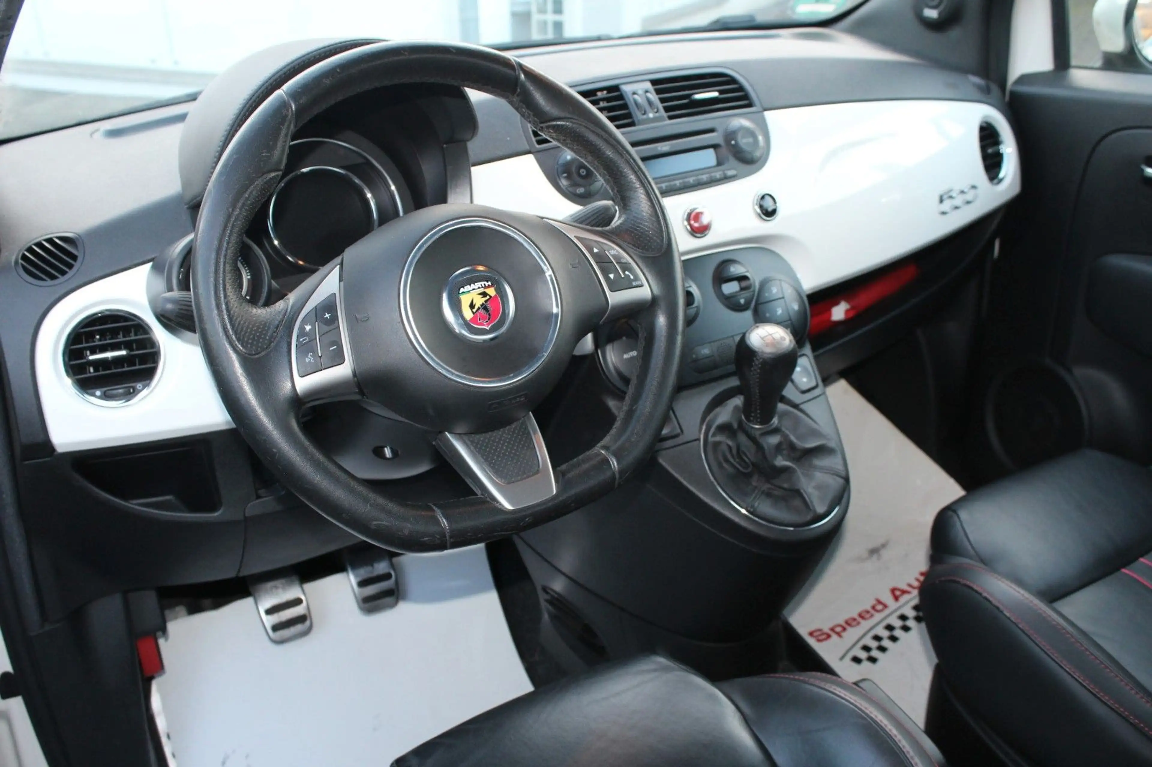 Abarth 595 Custom Sport/Bi-XENON/LEDER/PDC/8-FACH/1HAND — photo 10
