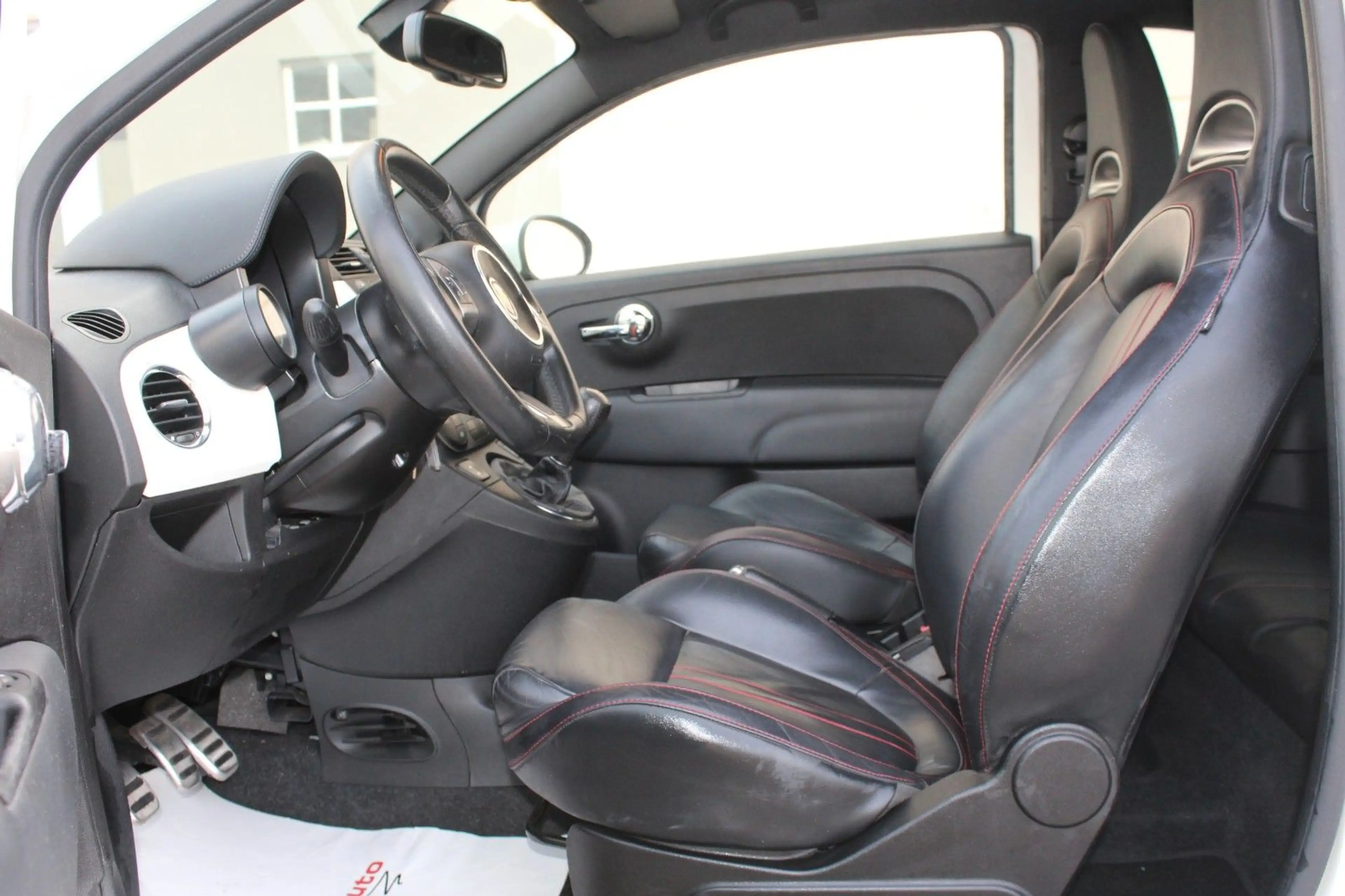 Abarth 595 Custom Sport/Bi-XENON/LEDER/PDC/8-FACH/1HAND — photo 12
