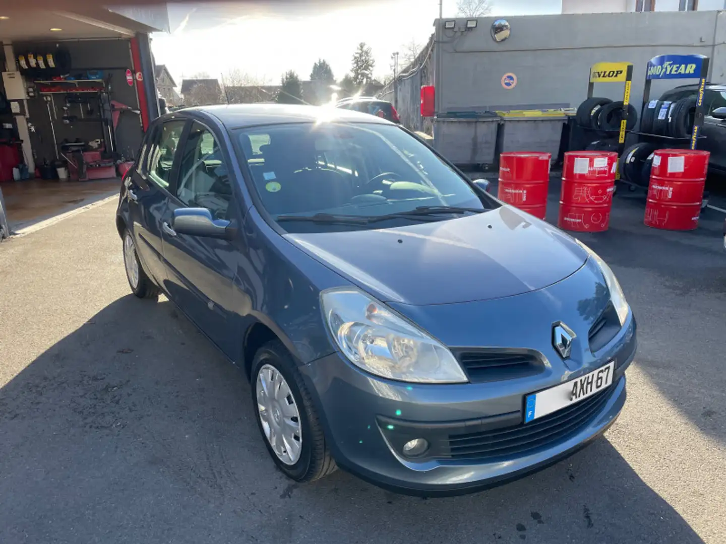 Renault Clio 1.4 16V 98CH DYNAMIQUE 5P 1ERE MAIN Bleu - 2