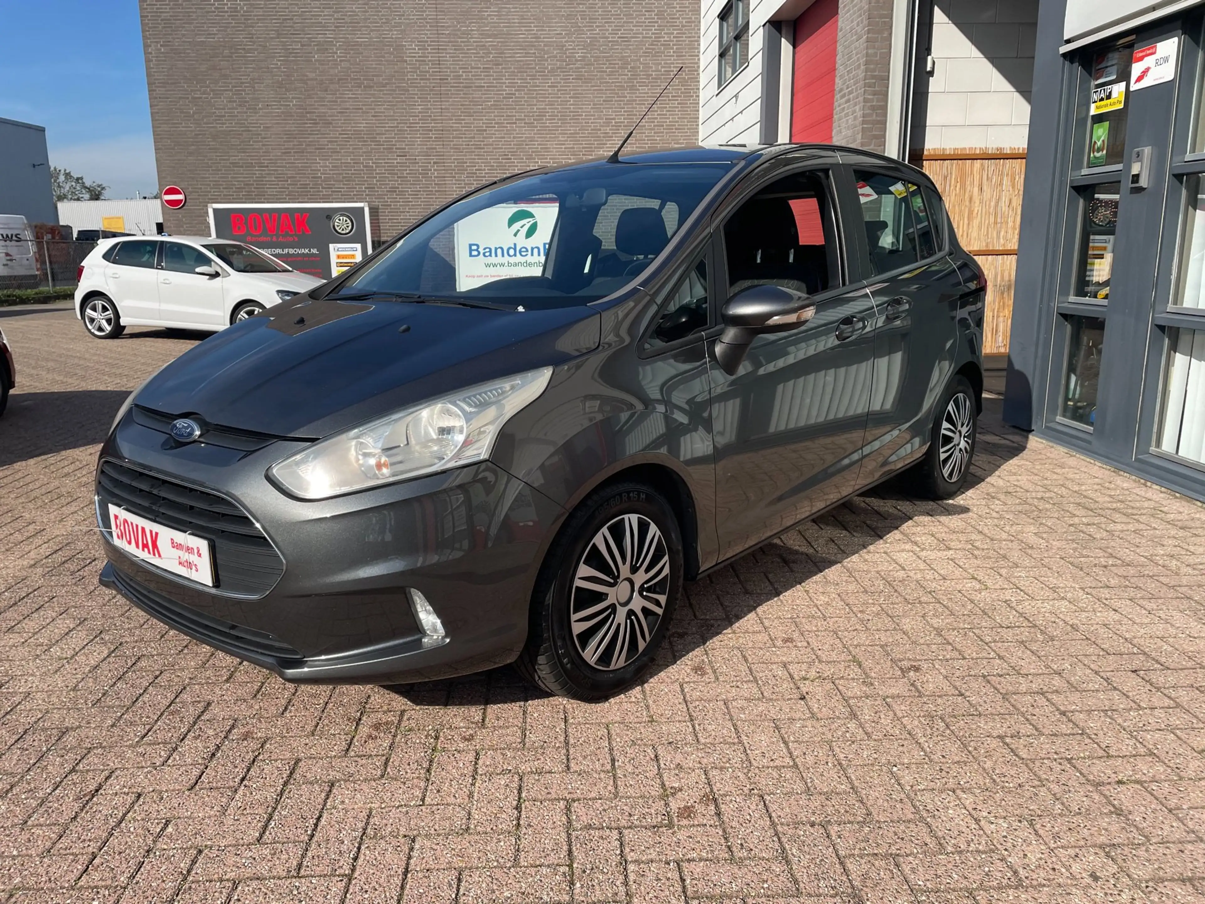 Ford B-Max 1.0 EcoBoost Titanium — photo 3