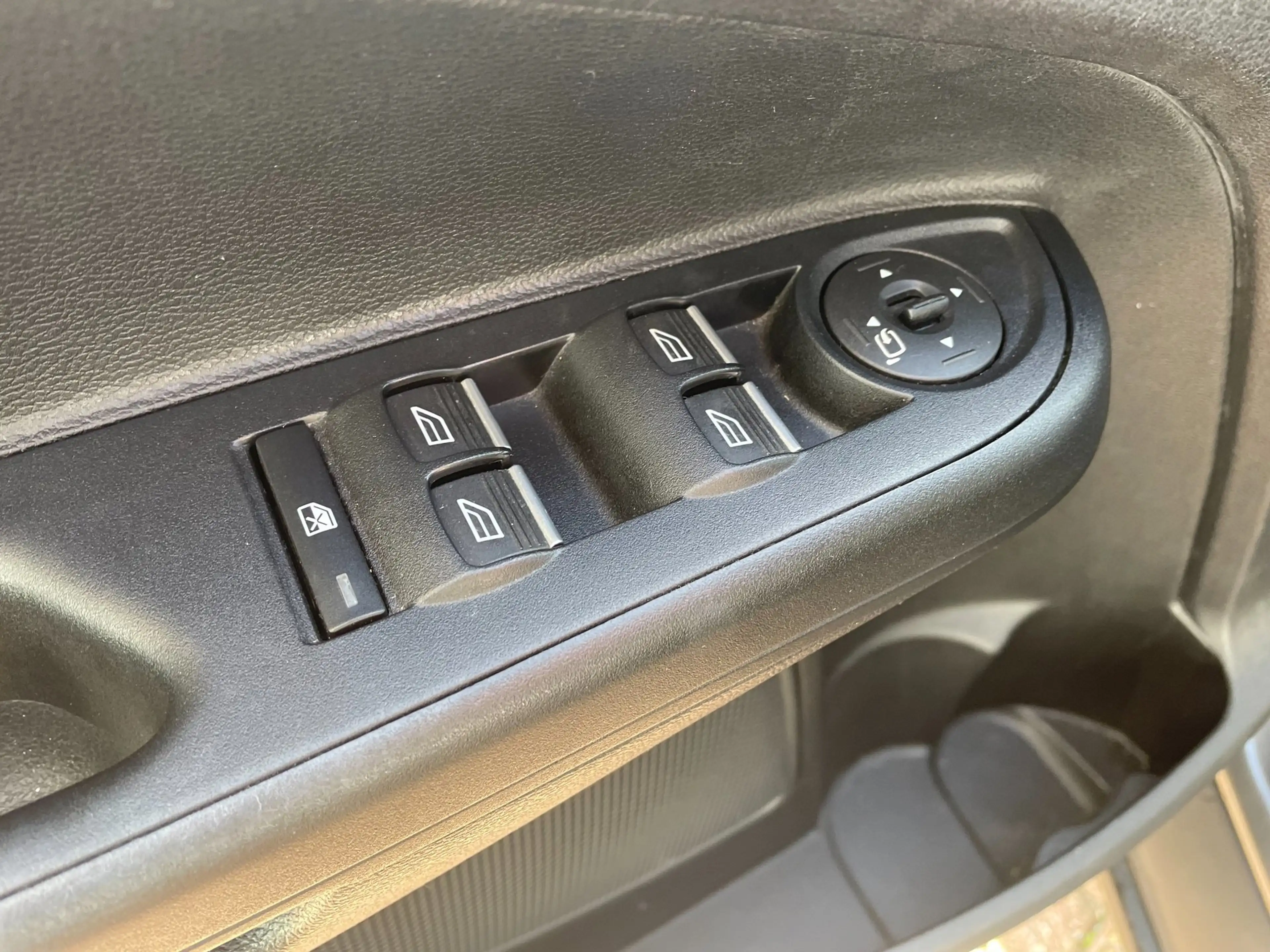 Ford B-Max 1.0 EcoBoost Titanium — photo 12