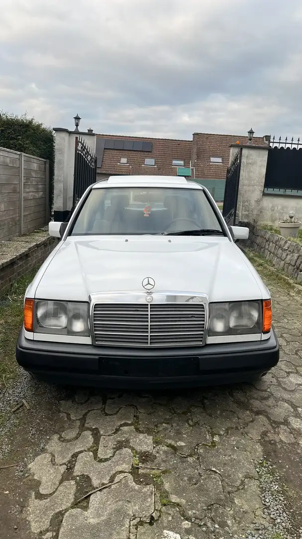 Mercedes-Benz 300 300 D !!! OLDTIMER !!! AUTOMATIQUE Blanc - 1