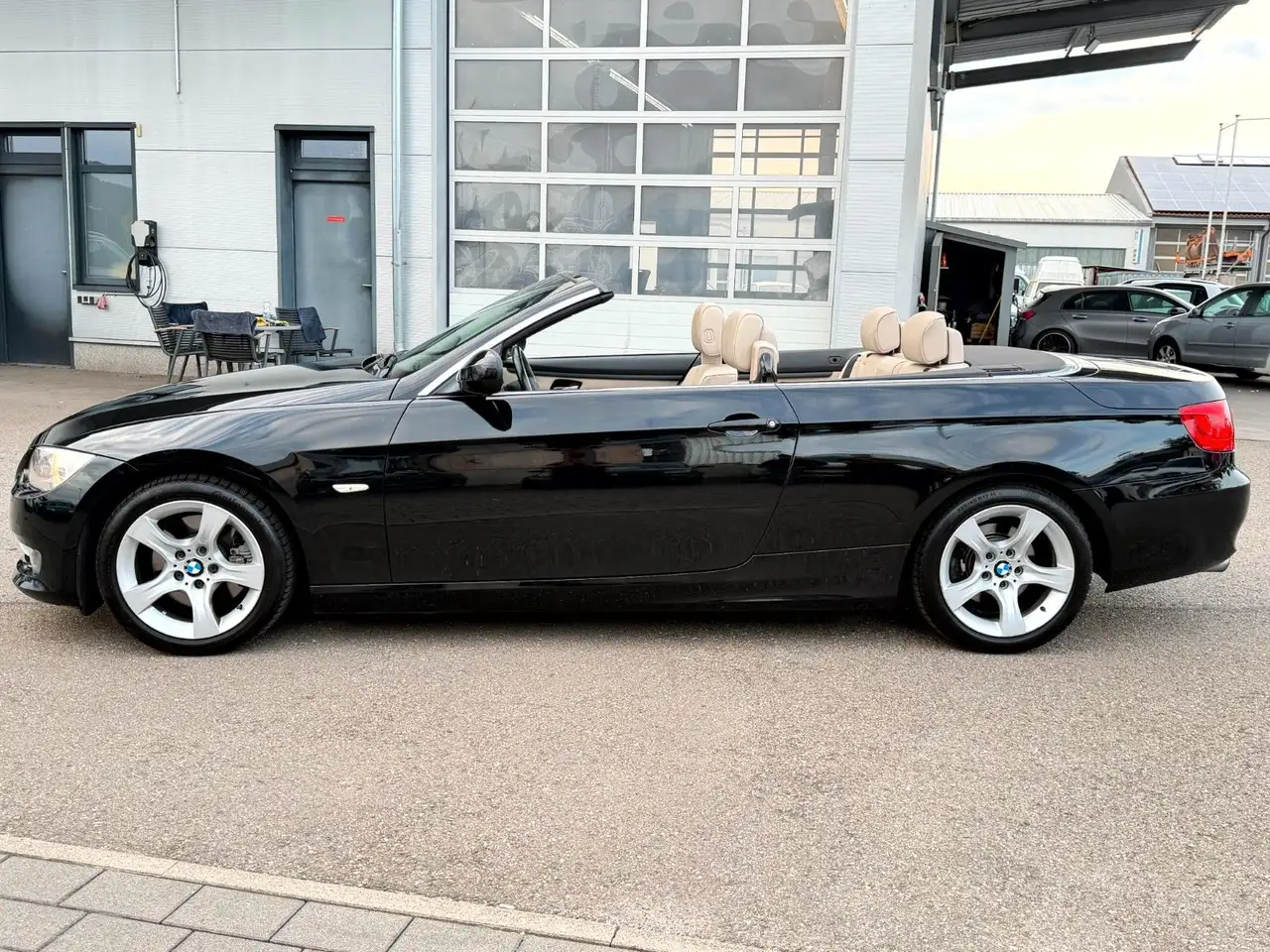 BMW 325i CABRIOLET 218 ch | ARRIÈRE |