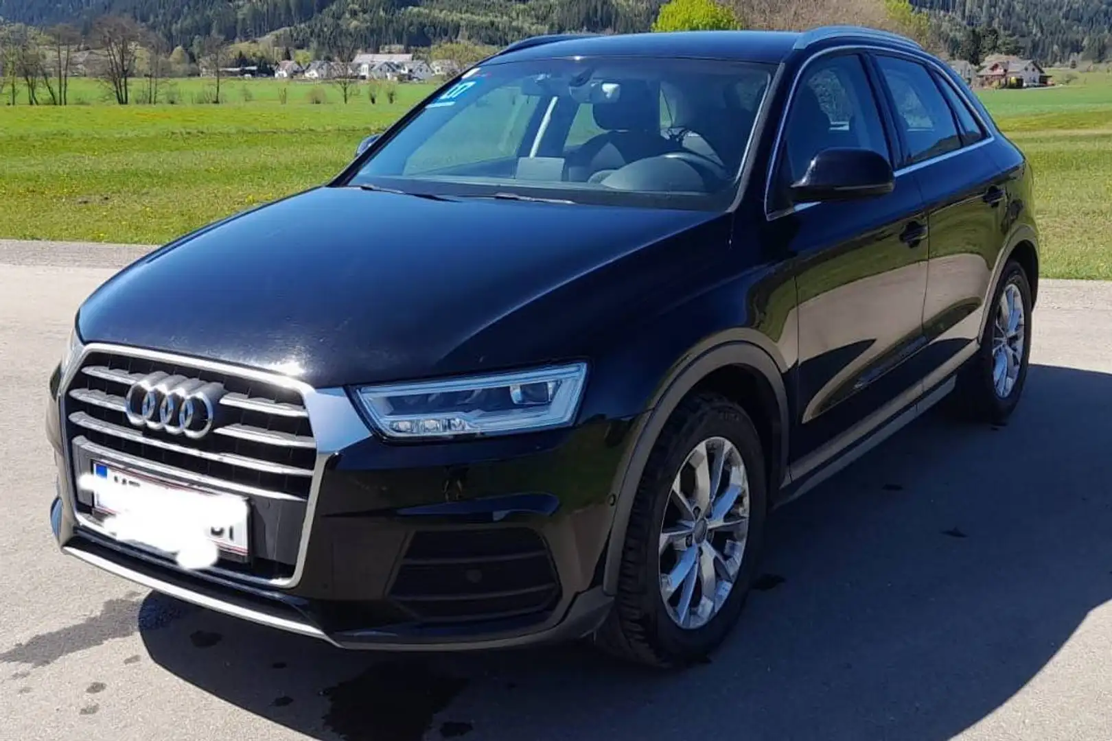Audi Q3 Q3 2,0 TDI Intense quattro S-tronic Intense Schwarz - 1
