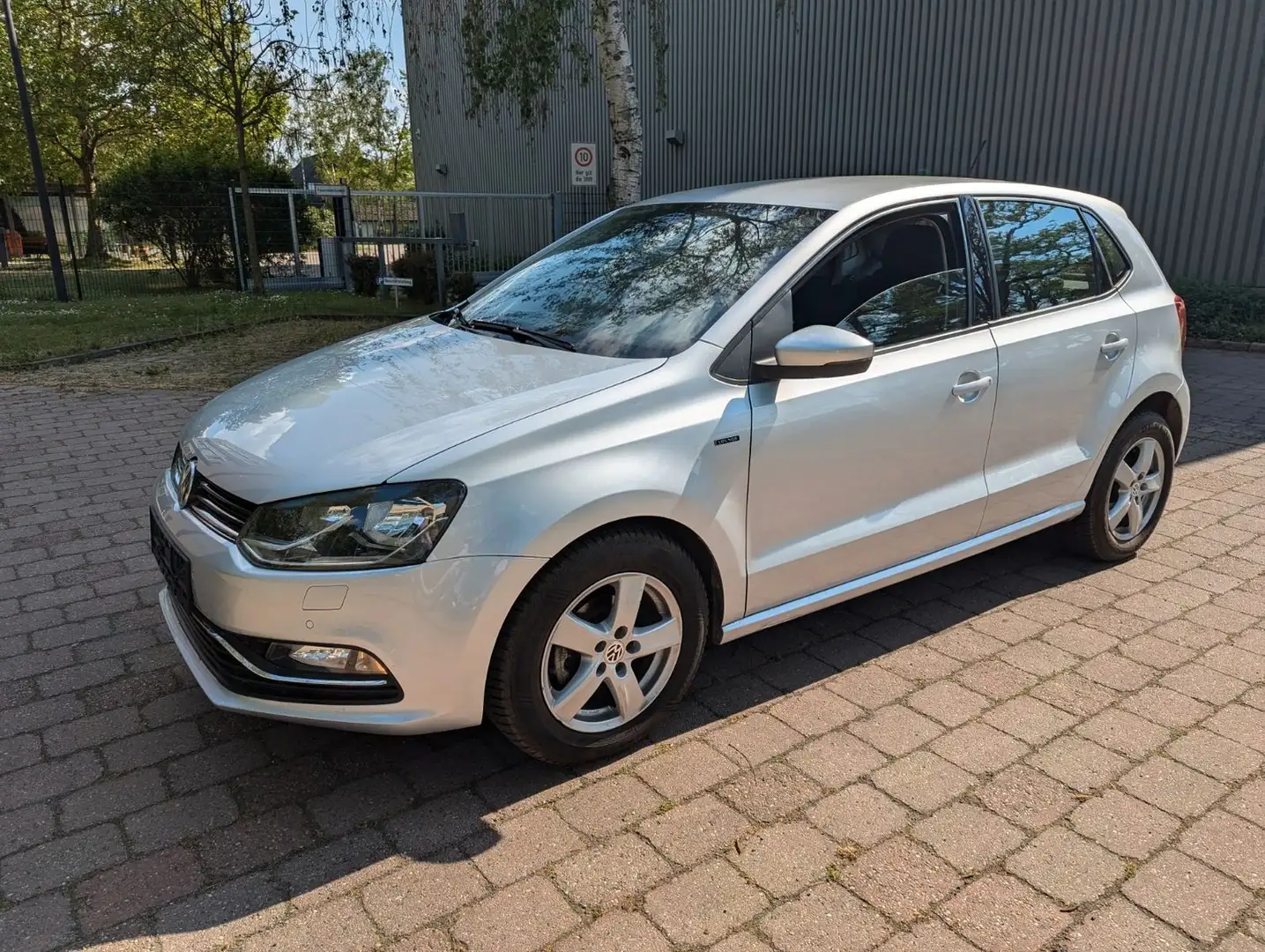 Volkswagen Polo 1.2 TSI LOUNGE.DSG Automatik Silber - 1