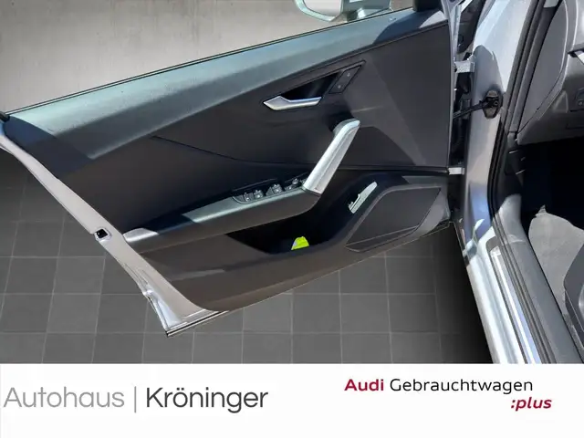 Audi Q2 view 8