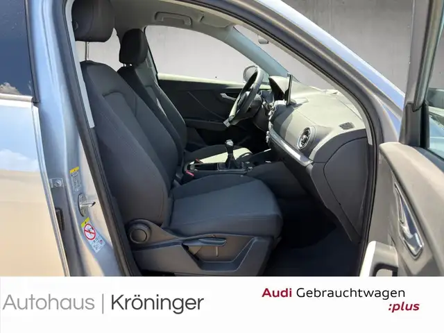 Audi Q2 view 9