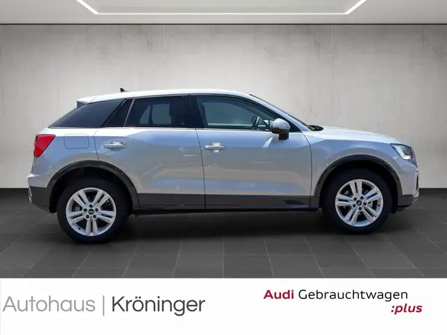 Audi Q2 view 4