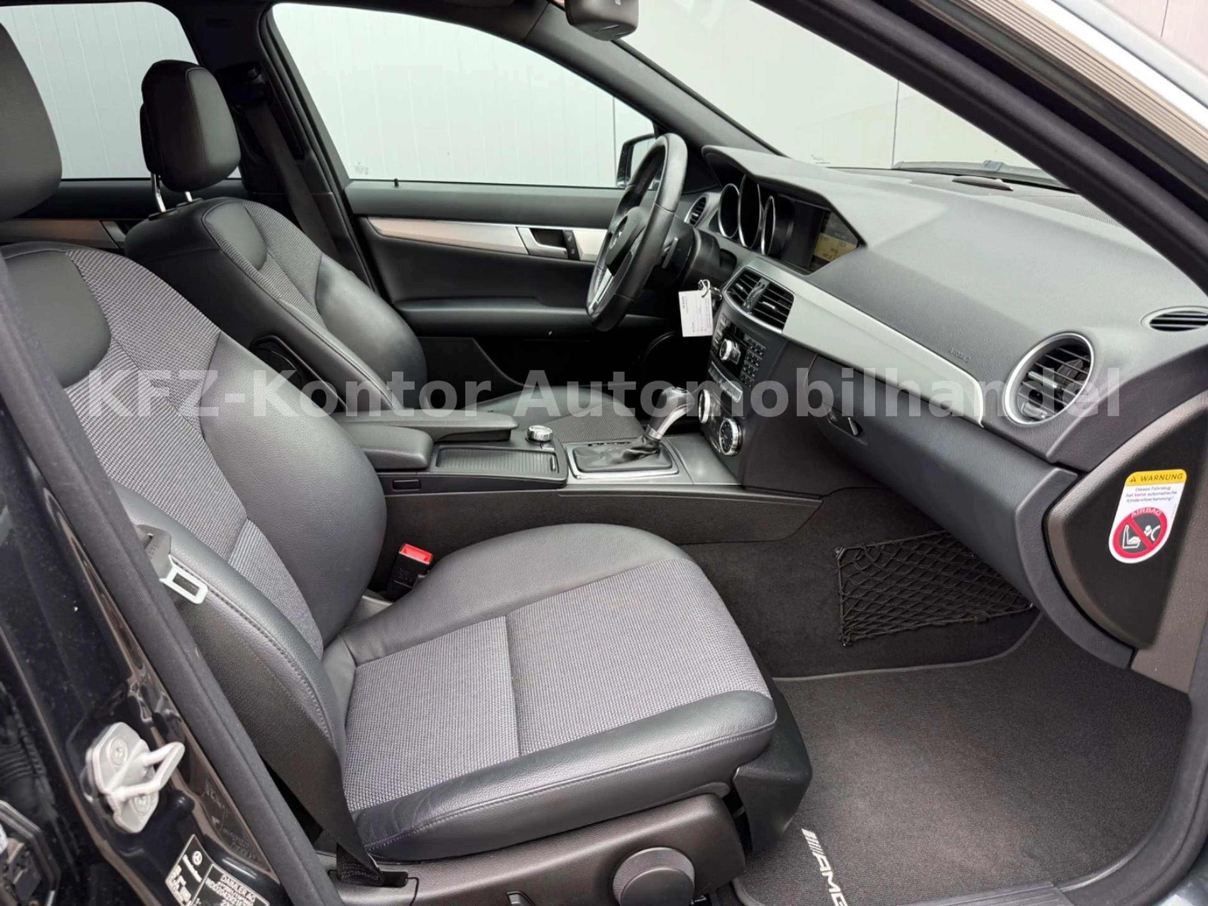 Mercedes-Benz C 300 T V6 4Matic AMG — photo 14