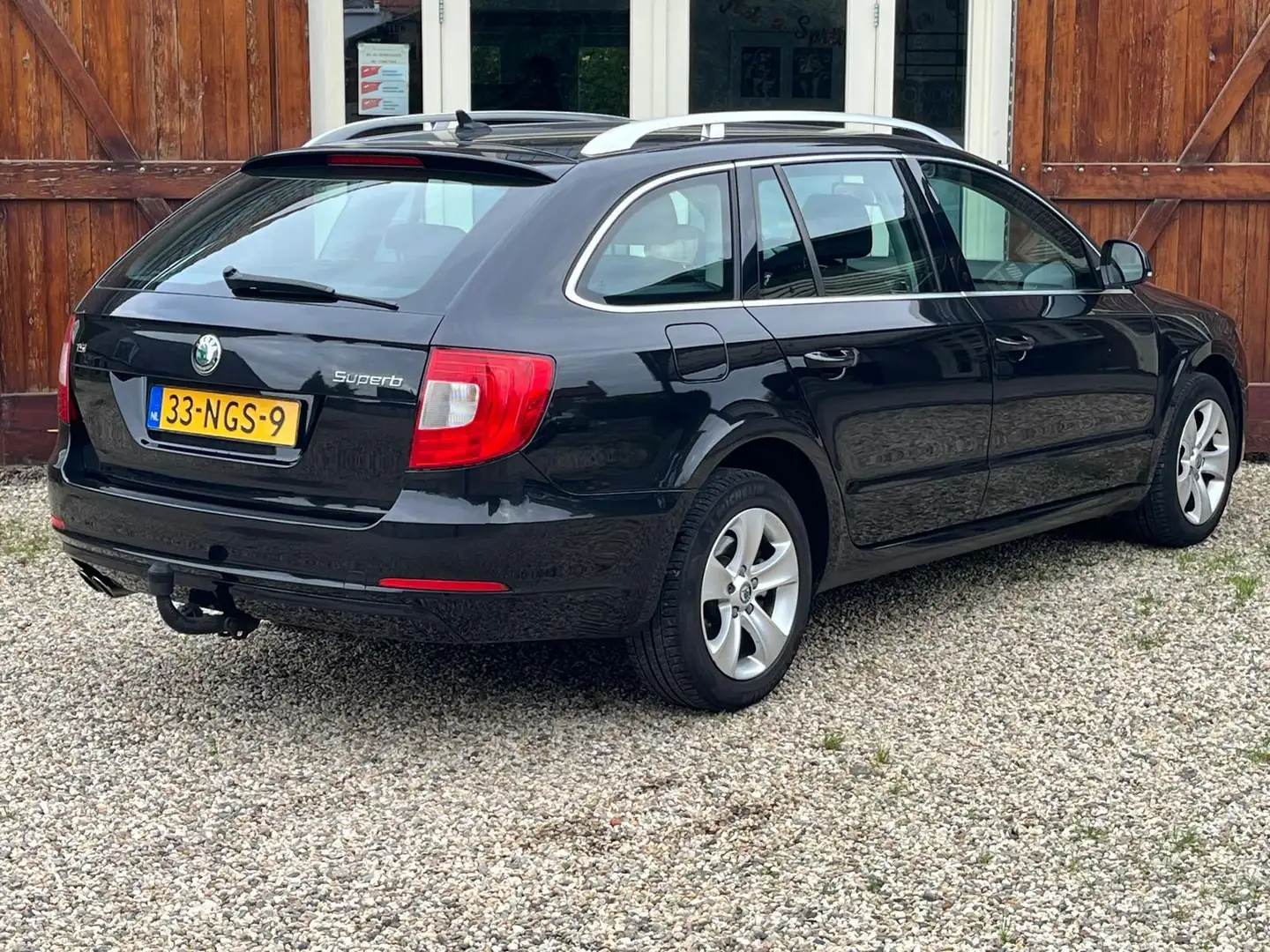 Skoda Superb Combi 1.8 TSI DSG Ambition Business Line Zwart - 2