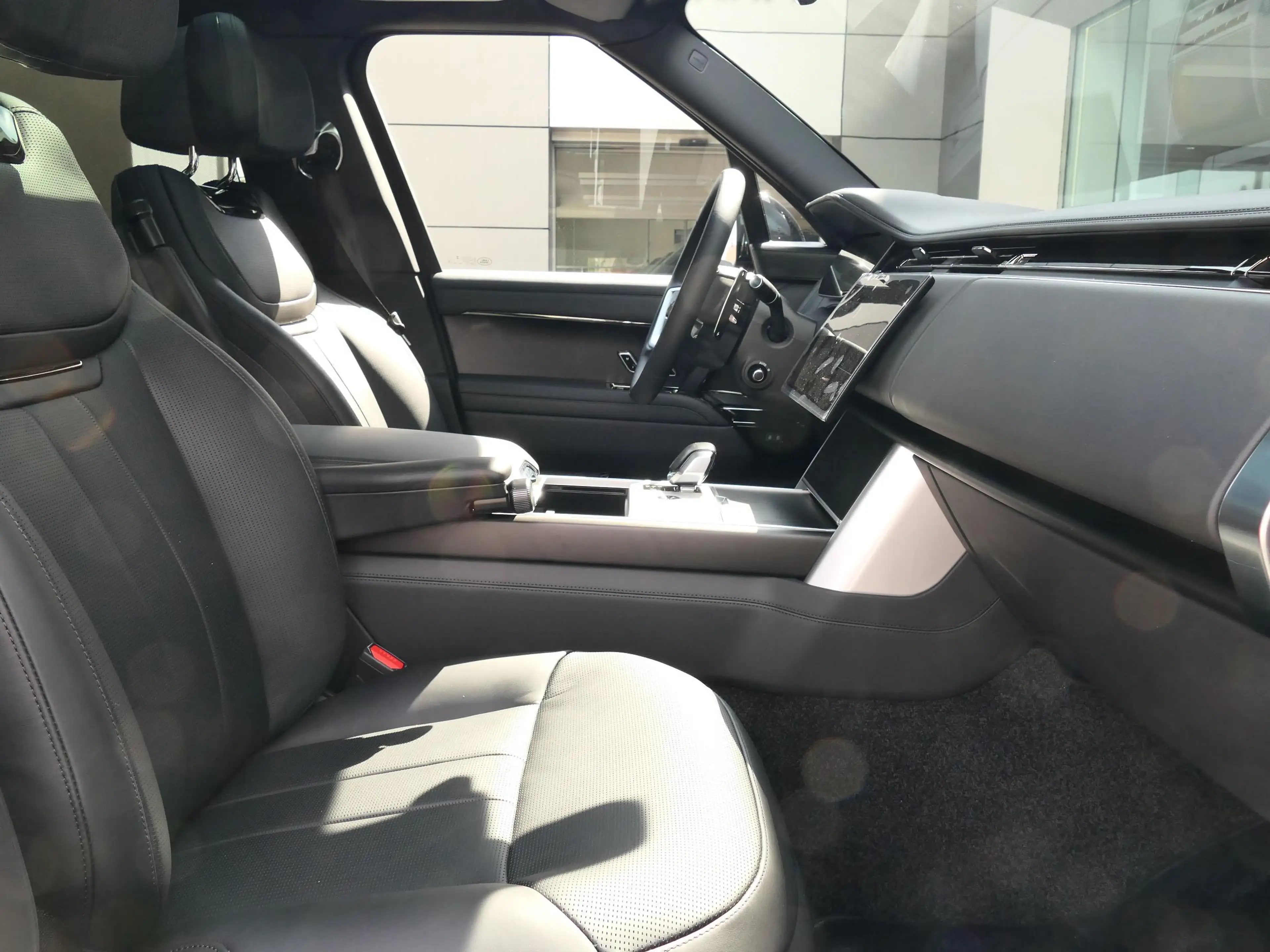 Land Rover Range Rover SWB P615 SV | Special Request | — photo 10