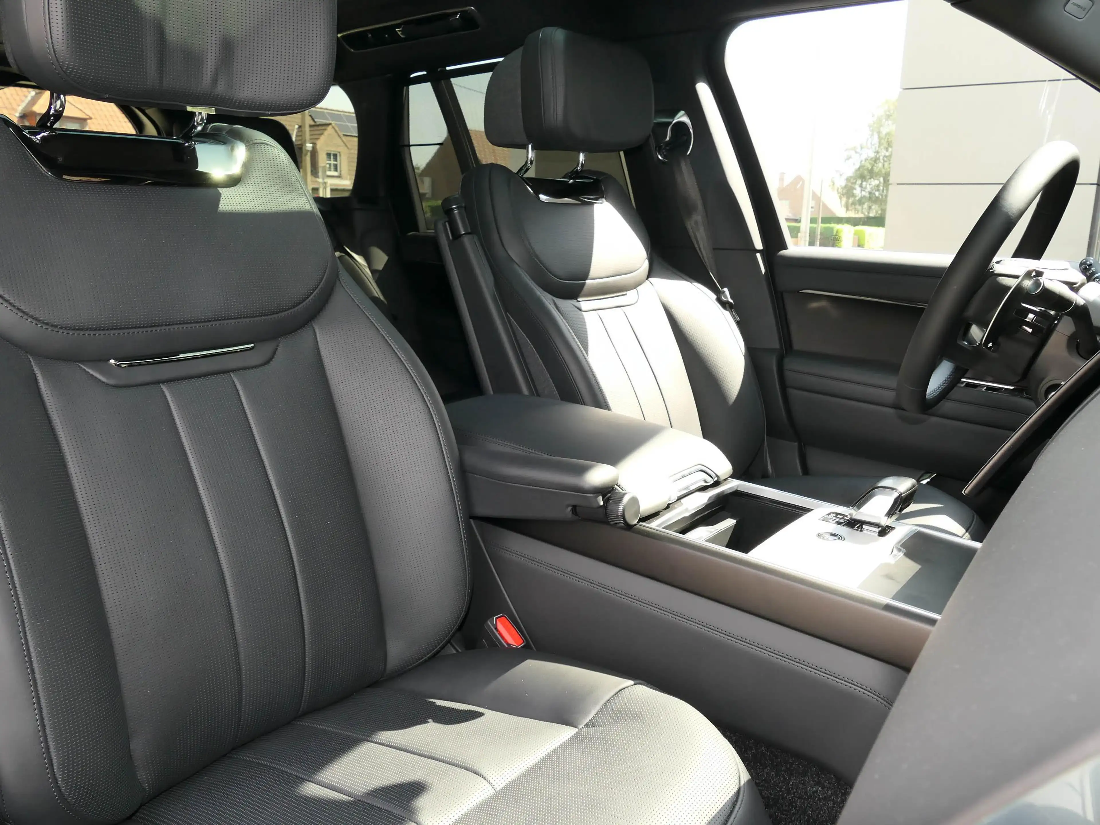 Land Rover Range Rover SWB P615 SV | Special Request | — photo 12