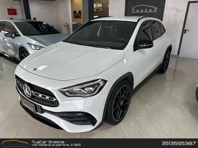 Mercedes-Benz GLA 180 Premium GLA 180 D