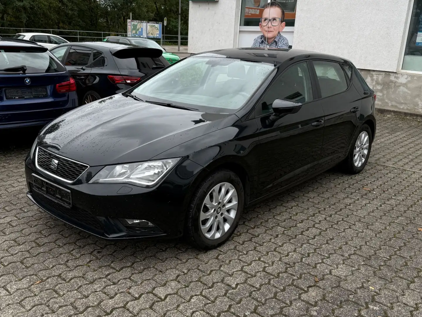 SEAT Leon Style 1.6 TDI Tempomat Sitzheizung 1.Hand Černá - 1