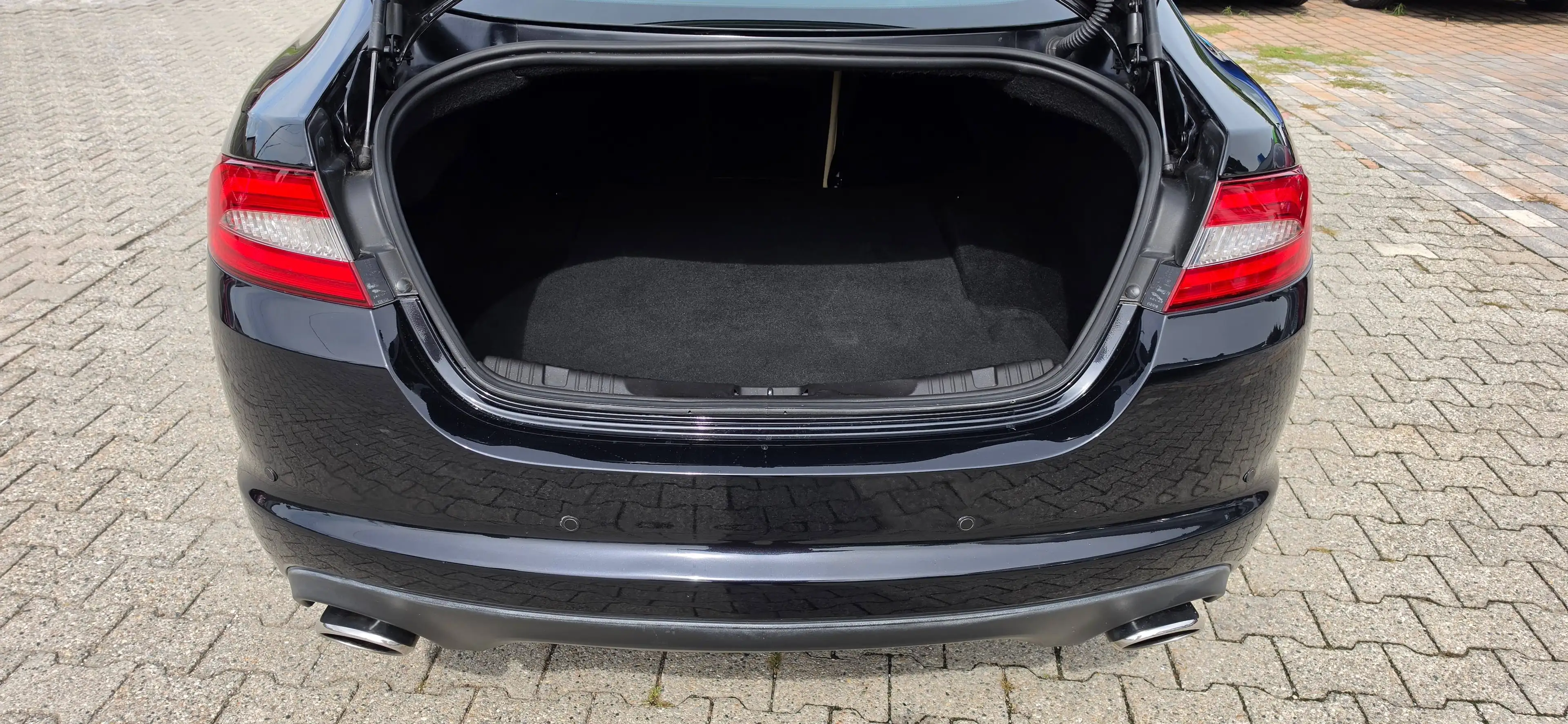 Jaguar XF XF*3.0*V6*Aut.*Navi*Leder*Kamera*Keyless*Sitzheizung*Sitzbelüftung*El.Sitze* — photo 11