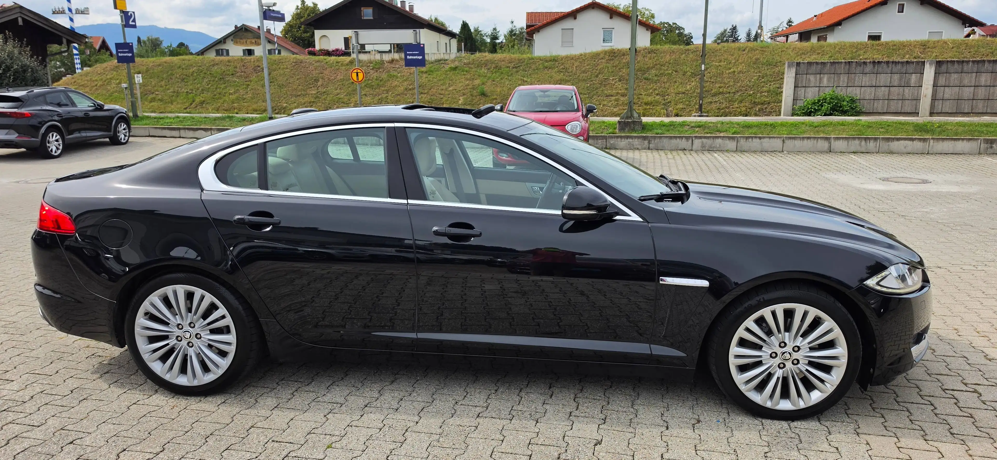 Jaguar XF XF*3.0*V6*Aut.*Navi*Leder*Kamera*Keyless*Sitzheizung*Sitzbelüftung*El.Sitze* — photo 7