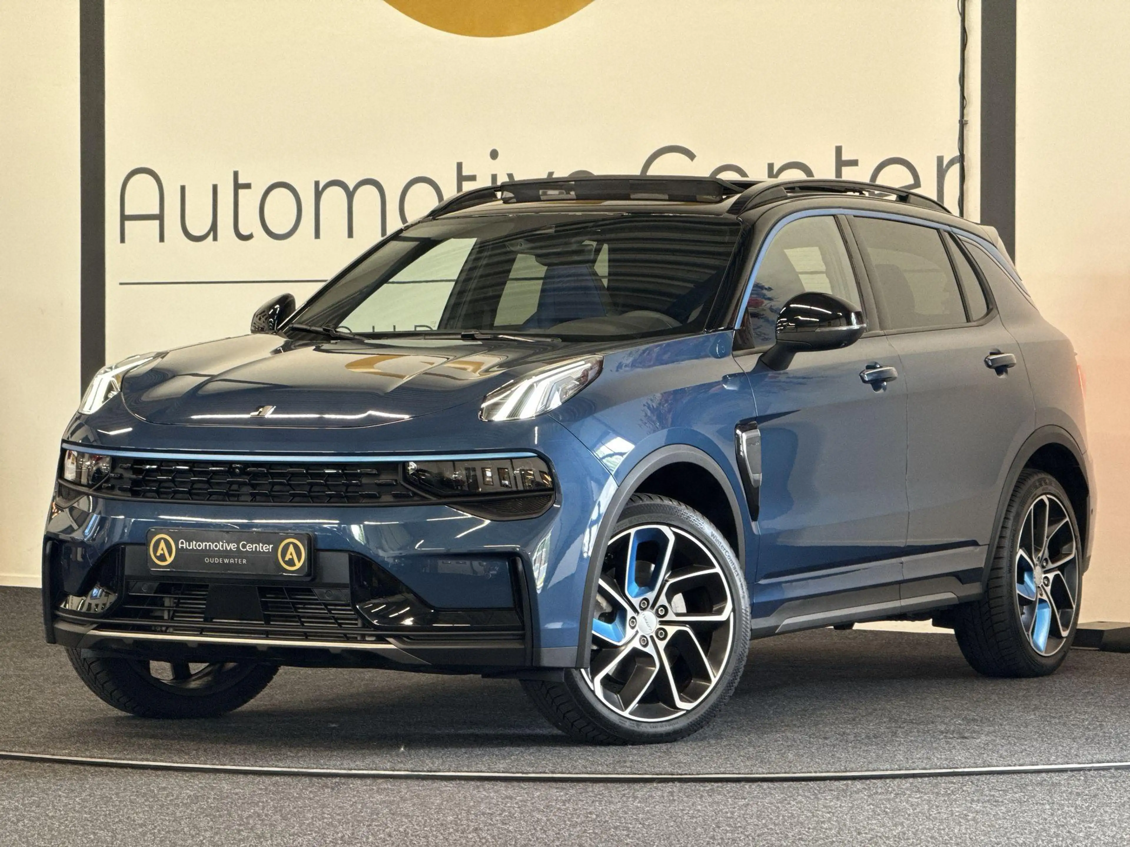 Lynk & Co 01 1.5 PHEV MY23 | 6,6 KWH | PANO | ZWARTE HEMEL |360