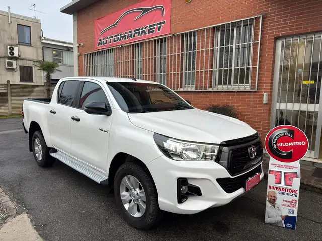 Toyota Hilux 2.4 d-4d 150cv double cab Lounge 4wd auto