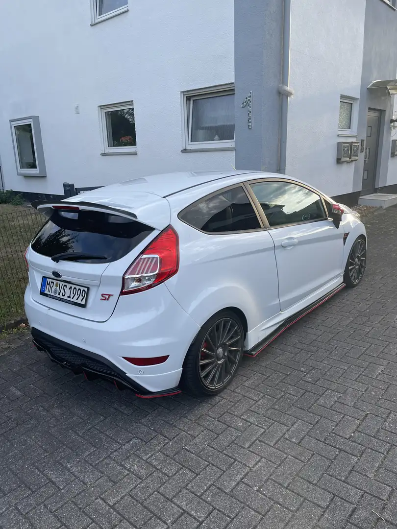 Ford Fiesta 1.6 EcoBoost mit Leder-Sport-Paket ST - 2