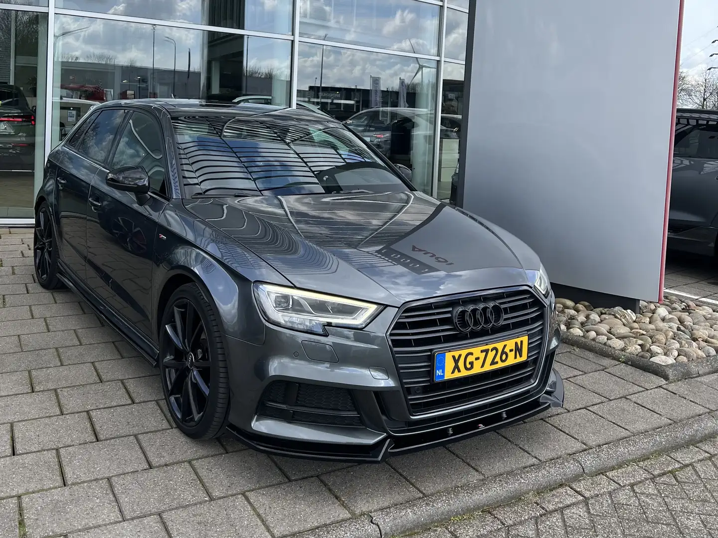 Audi A3 1.5 TFSI cylinder on demand Limousine Str sport - 2