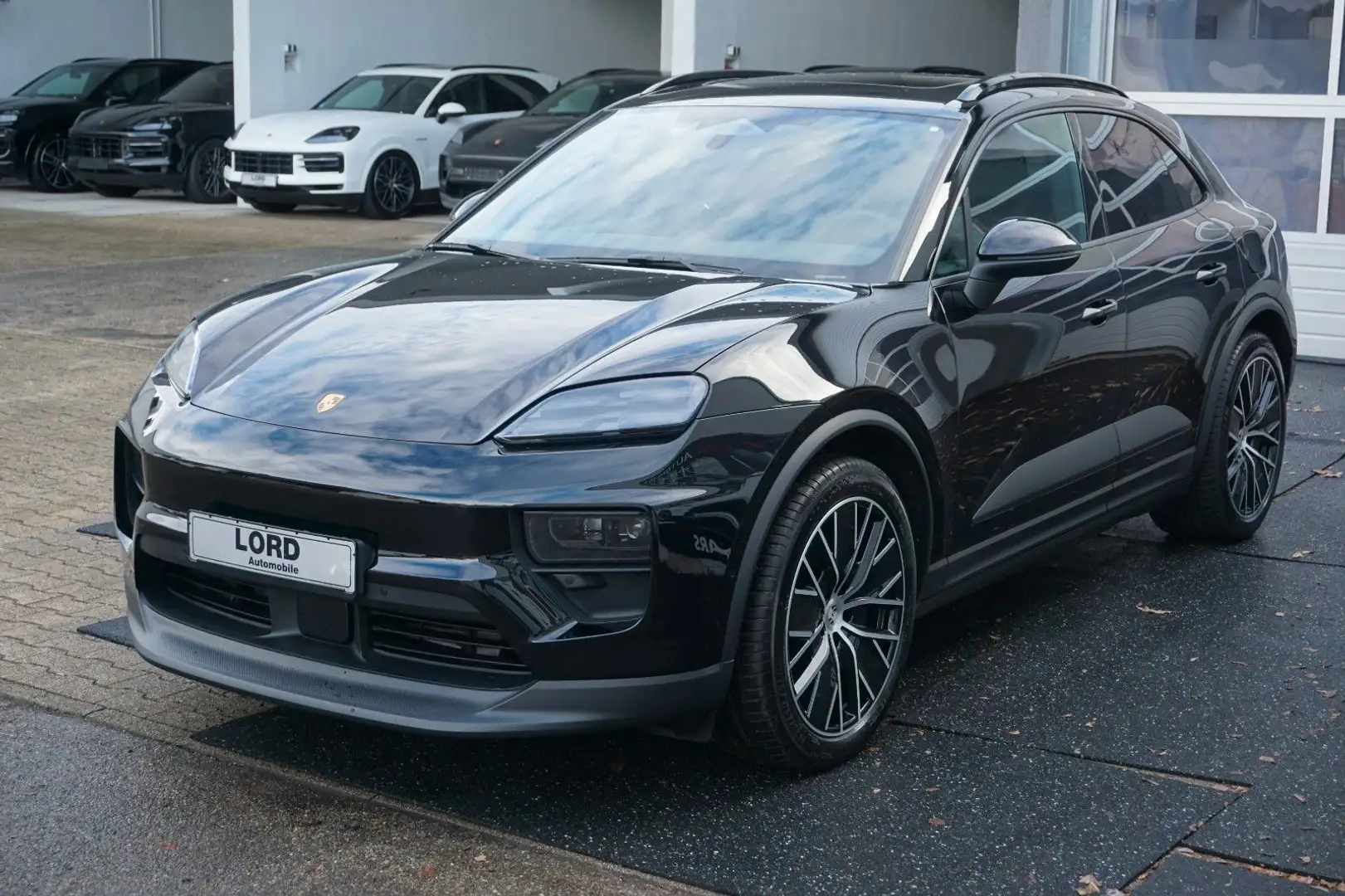 Porsche Macan Electric 4*SportChrono*PASM*21"Alu*ACC*18W Noir - 1