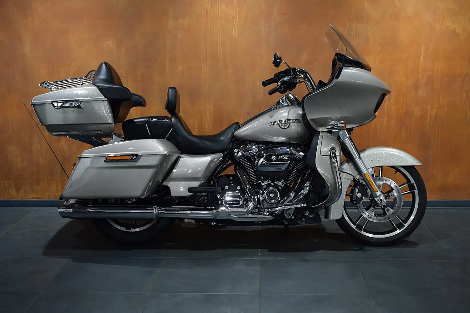 Harley-Davidson Road Glide Road Glide Special FLTRXS Silber - 2