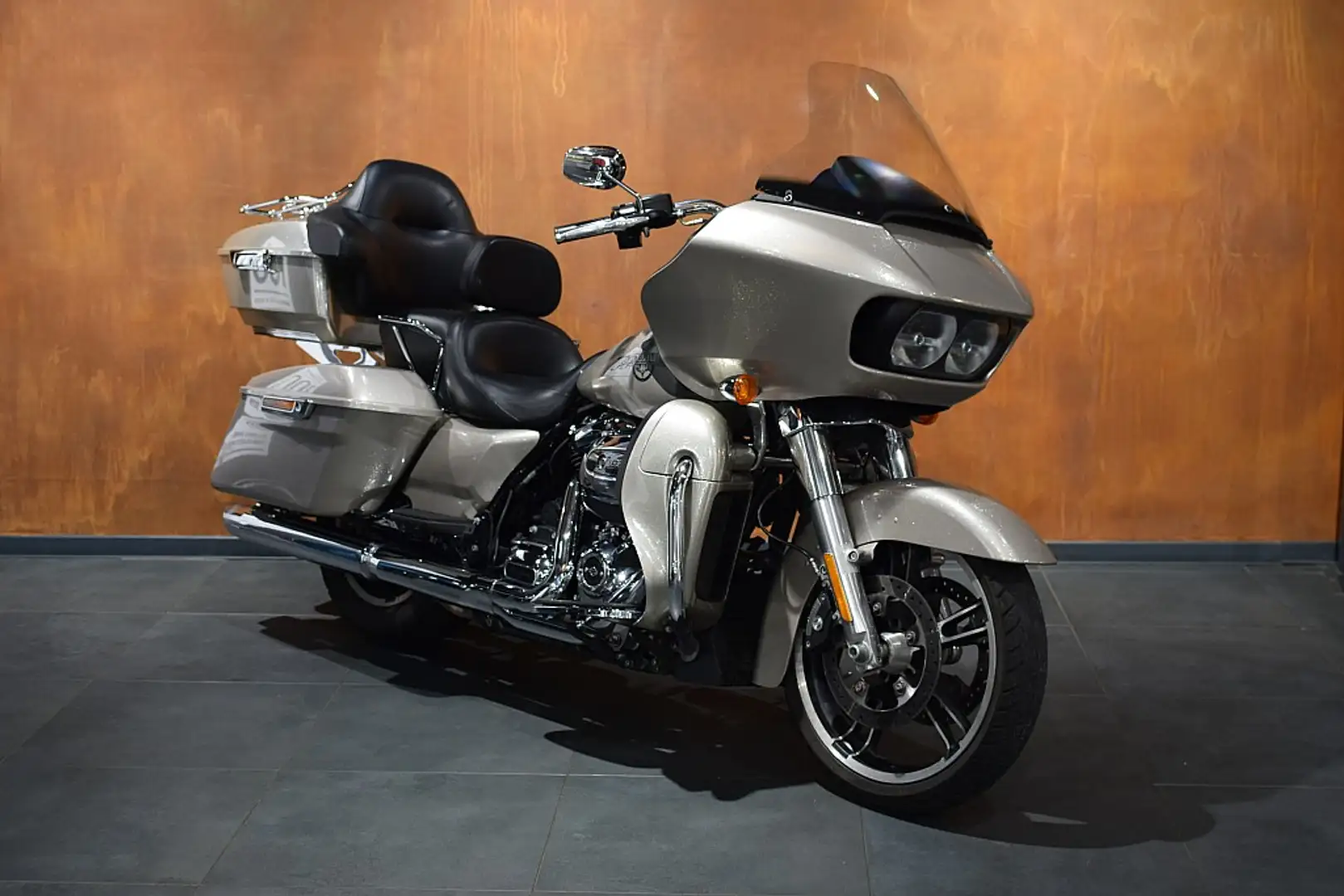 Harley-Davidson Road Glide Road Glide Special FLTRXS Silber - 1