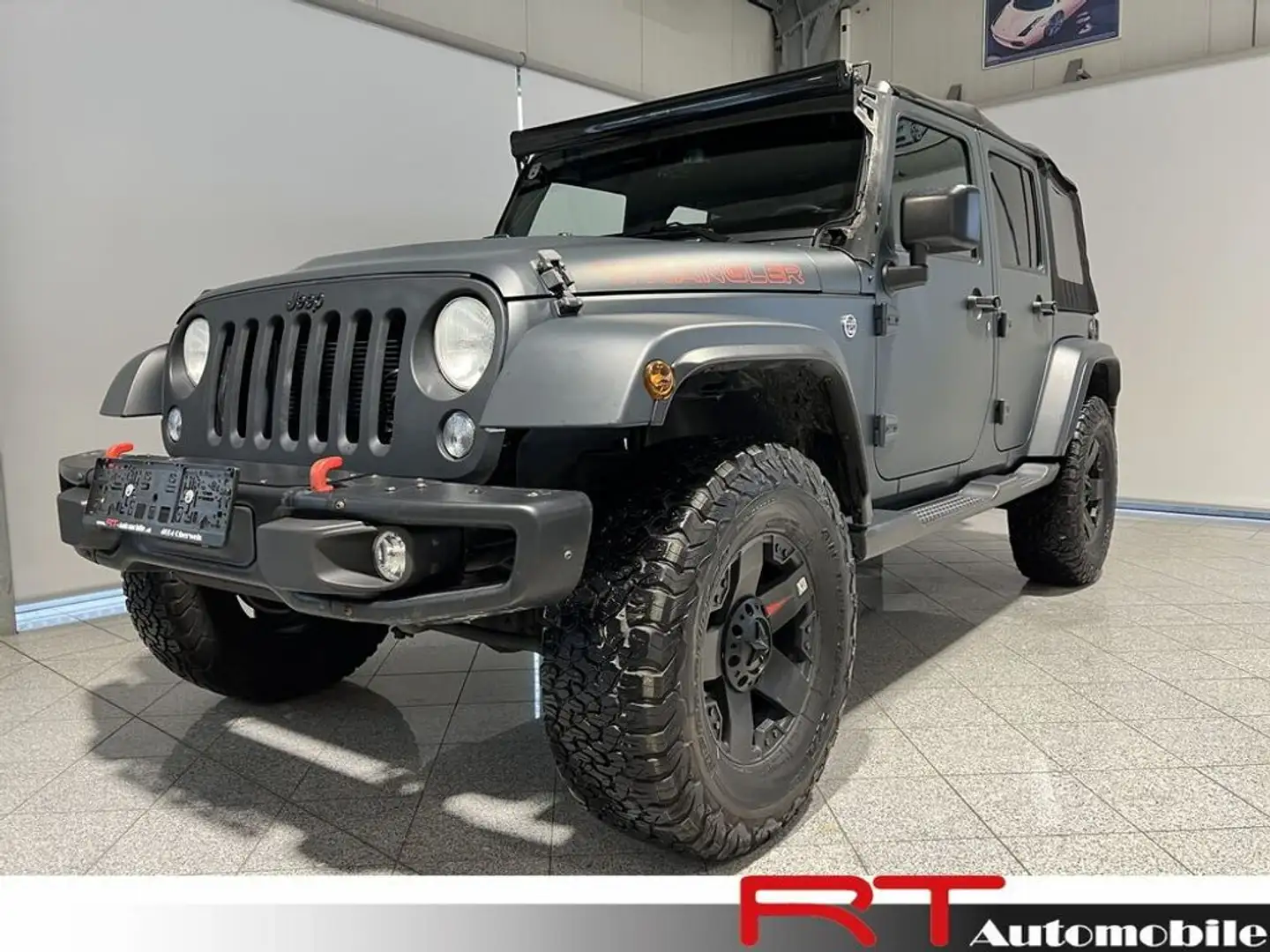 Jeep Wrangler JK Unlimited Grau - 1