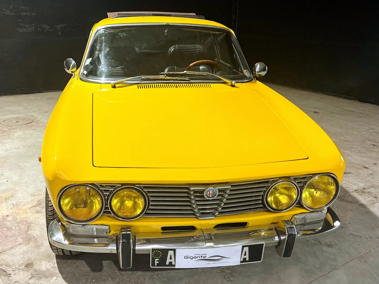 Alfa Romeo 2000 VELOCE Galben - 2