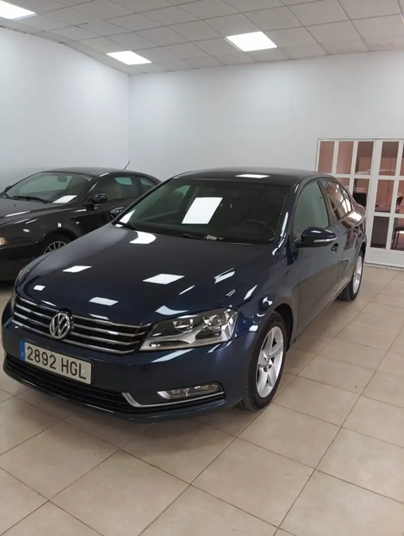 Volkswagen Passat 2.0TDI Advance BMT Blau - 1