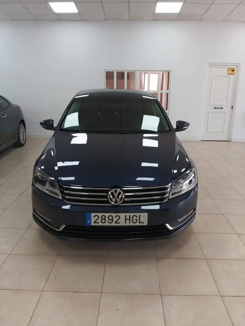 Volkswagen Passat 2.0TDI Advance BMT Blau - 2