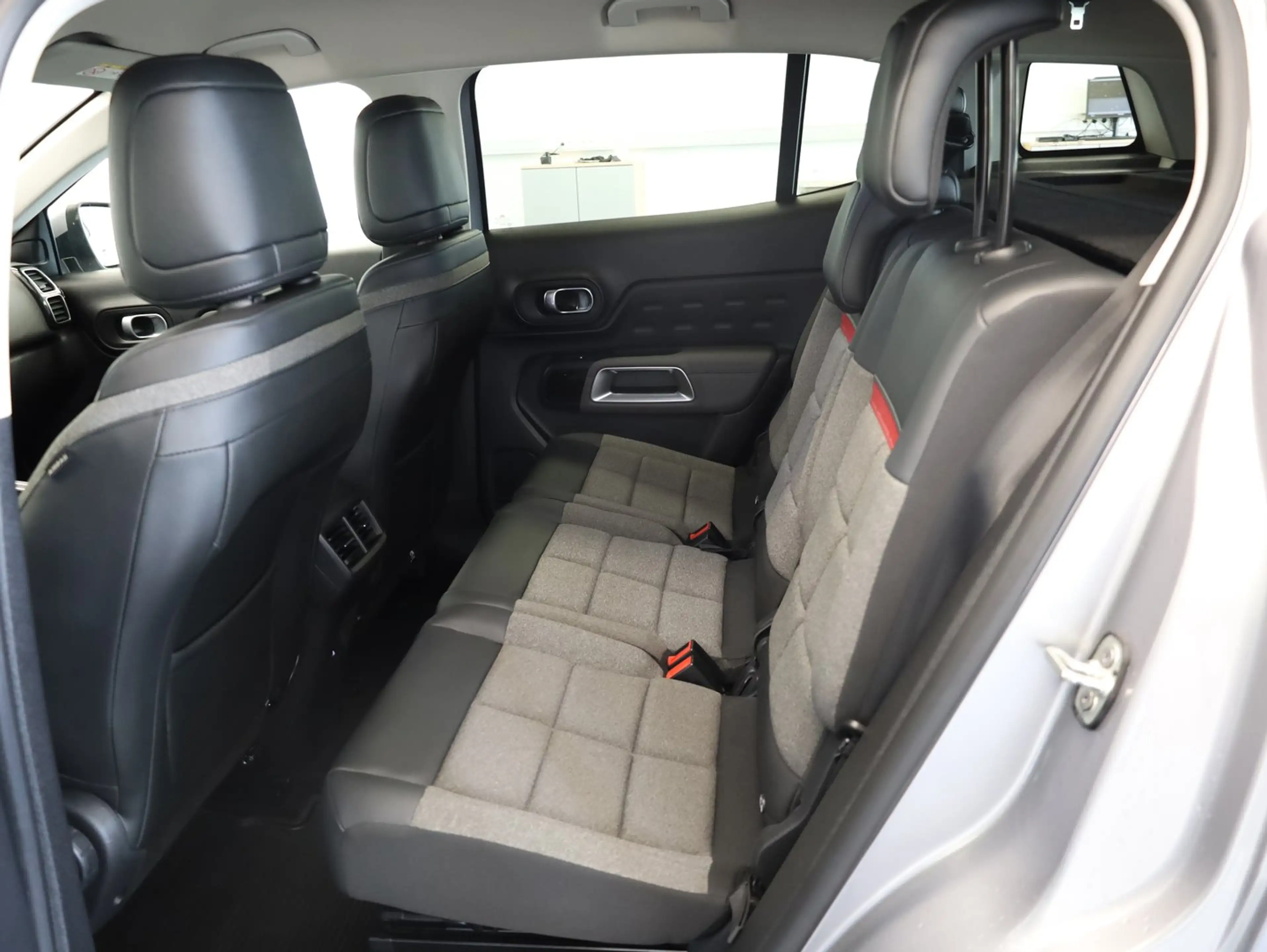 Citroen C5 Aircross Feel Pack Hybrid — photo 11