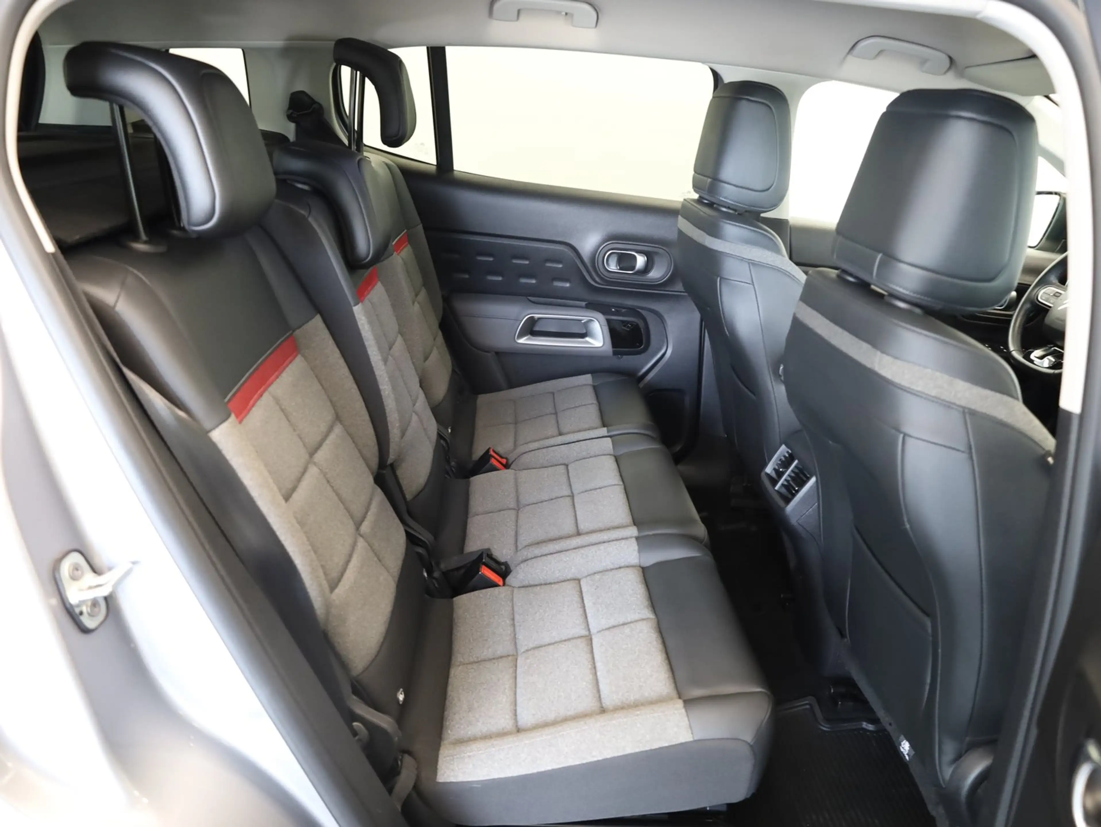 Citroen C5 Aircross Feel Pack Hybrid — photo 10