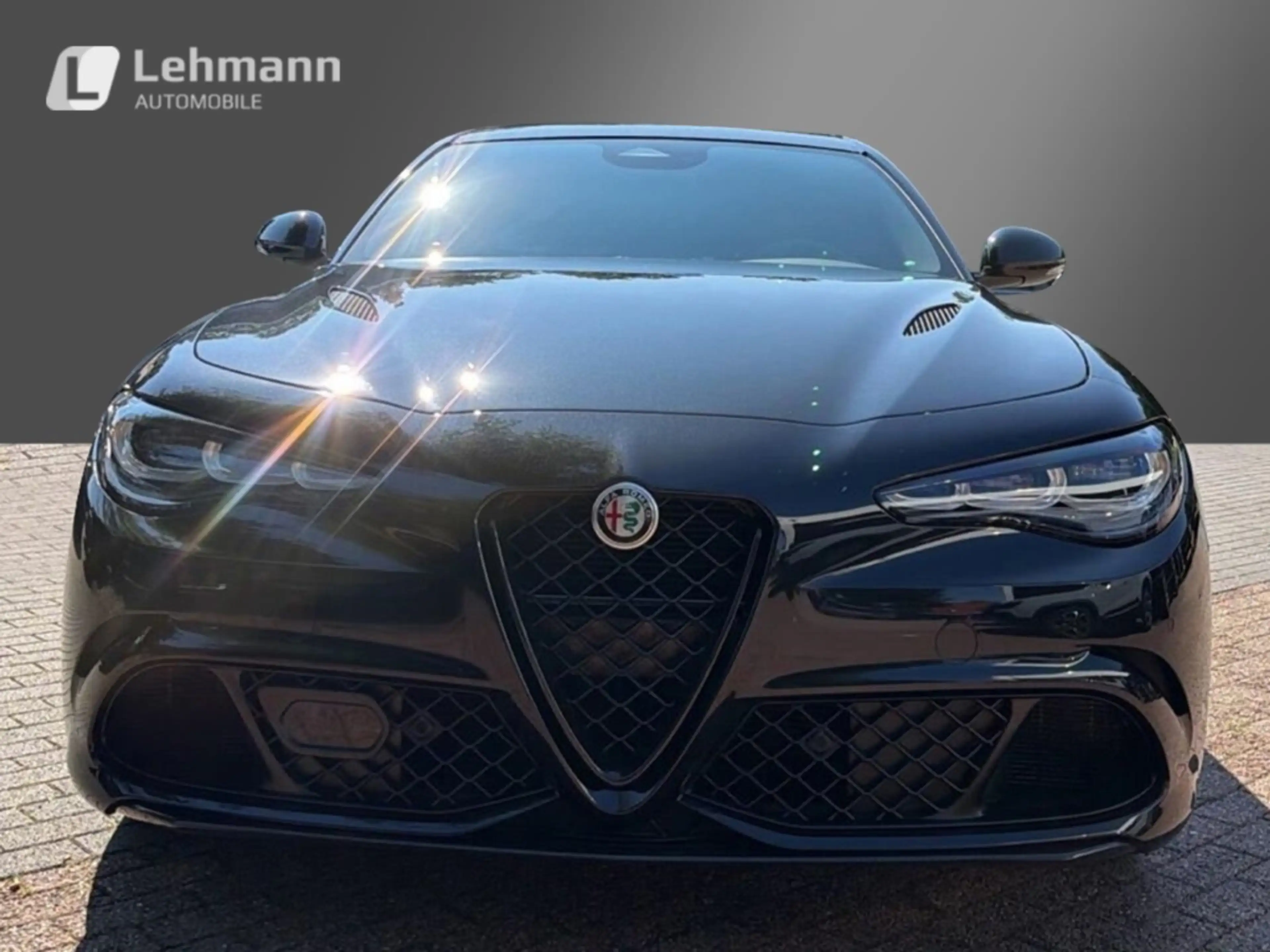 Alfa Romeo Giulia Quadrifoglio Oro -Akrapovic-Carbon Dach- — photo 2