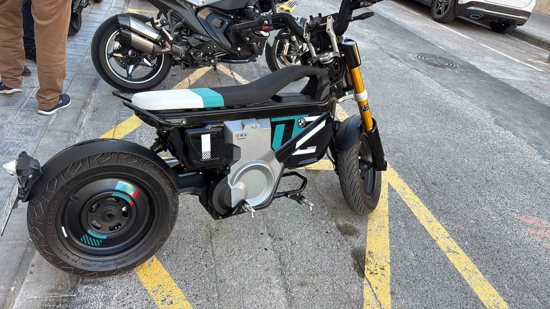 BMW CE 02 2024 15 Kw 125 cc Azul - 1