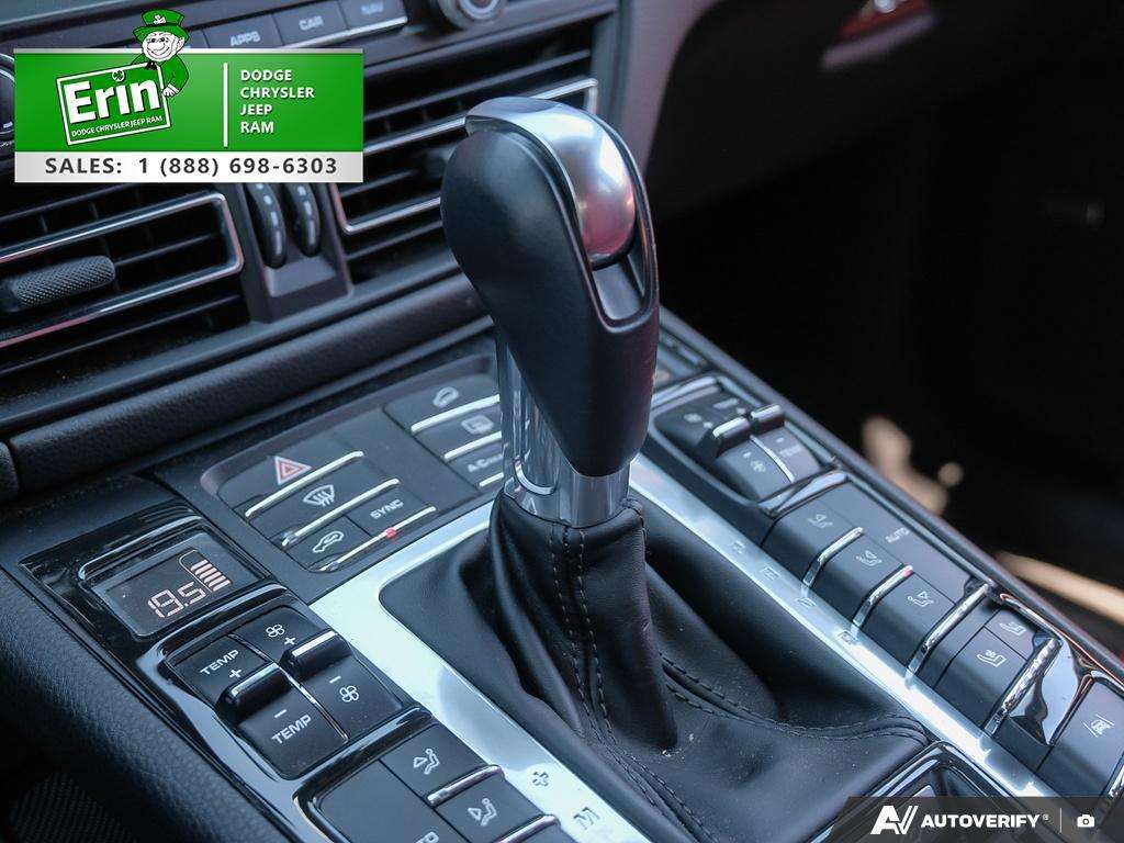 2019 Porsche Macan S AWD RED Leather thumb 18