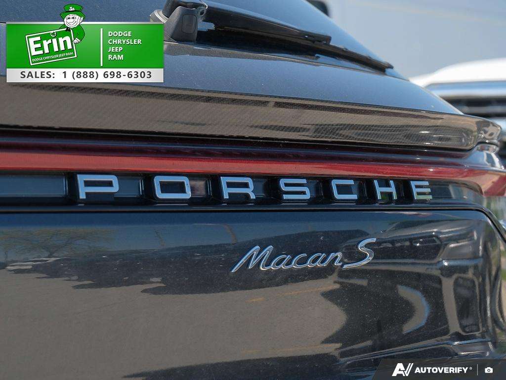 2019 Porsche Macan S AWD RED Leather thumb 11