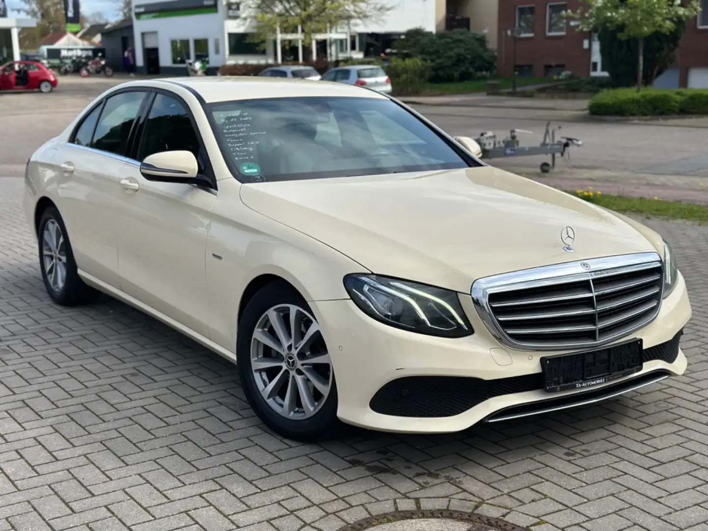 Mercedes-Benz E 200 d Sportstyle*Navi*PDC*LED*Kamera* Beige - 1