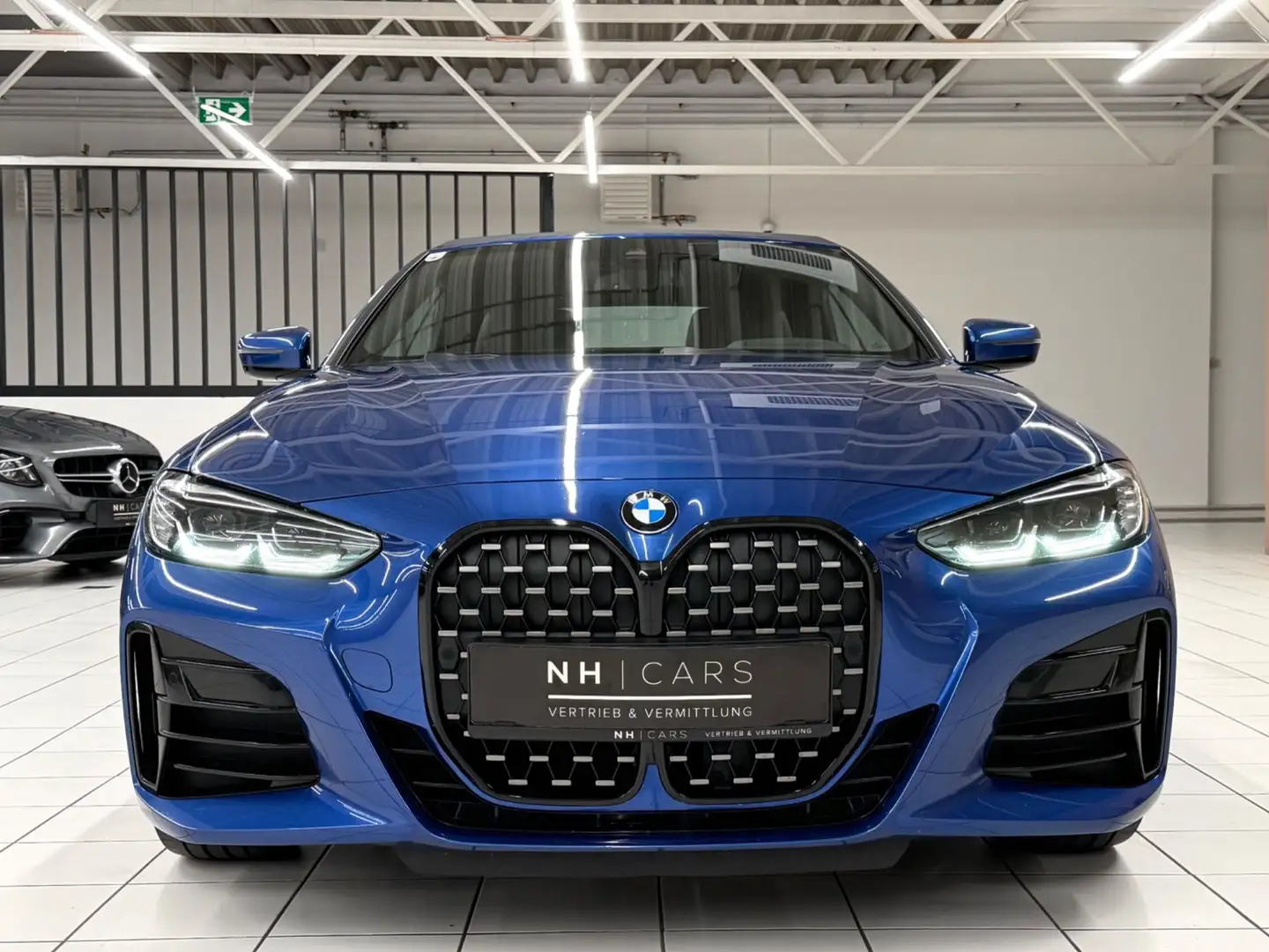 BMW 440 M440i xDrive Cabrio Blau - 2