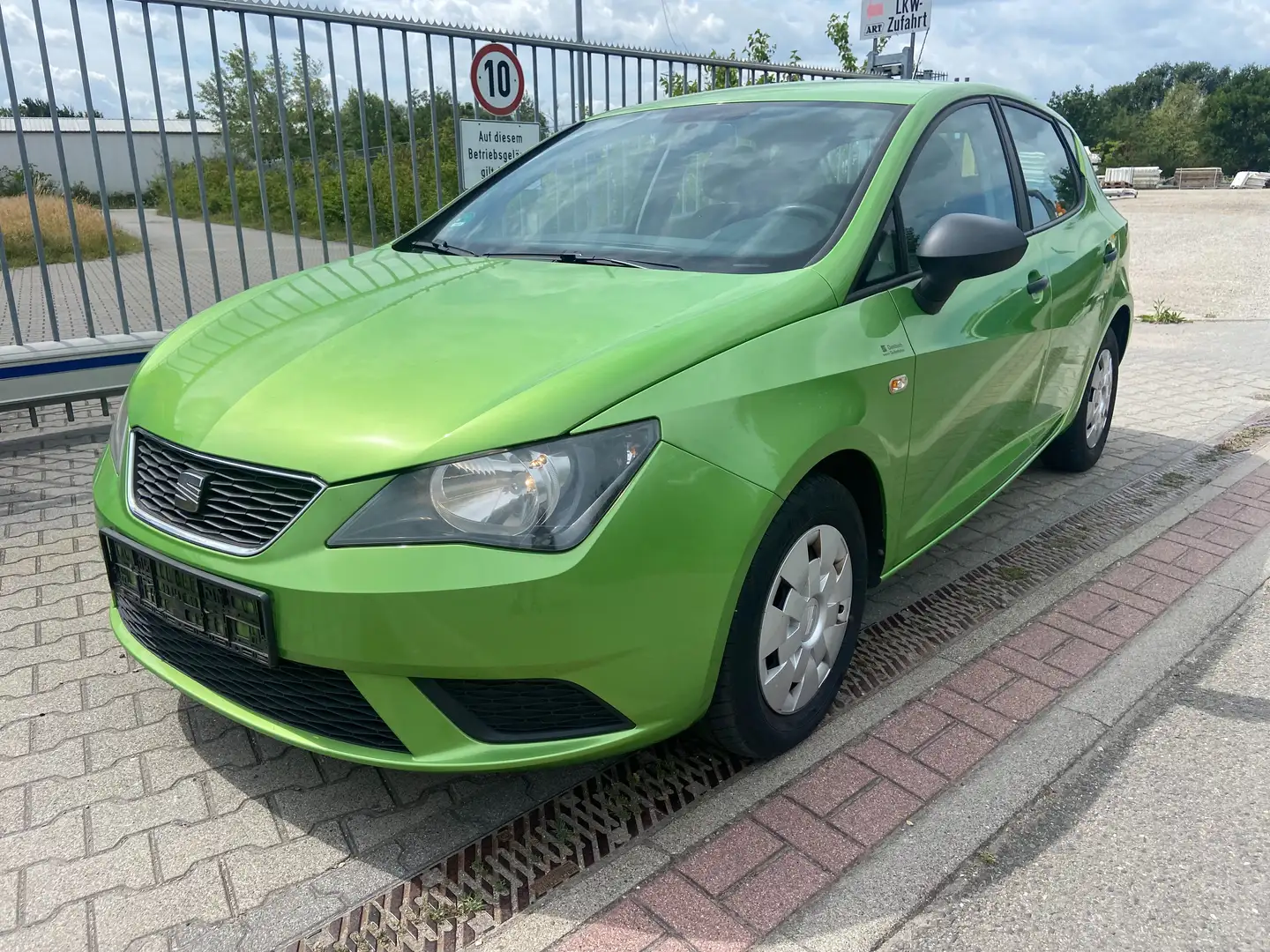 SEAT Ibiza Reference Salsa Grün - 2