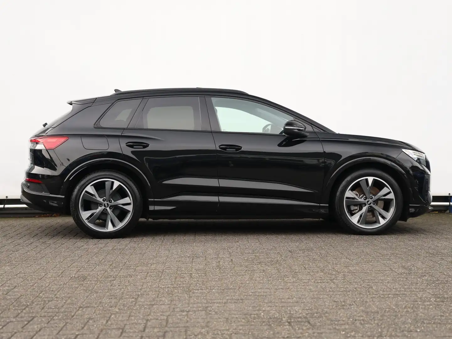 Audi Q4 e-tron 40 Launch edition Advanced Plus 77 kWh | Pano | Wa Zwart - 2