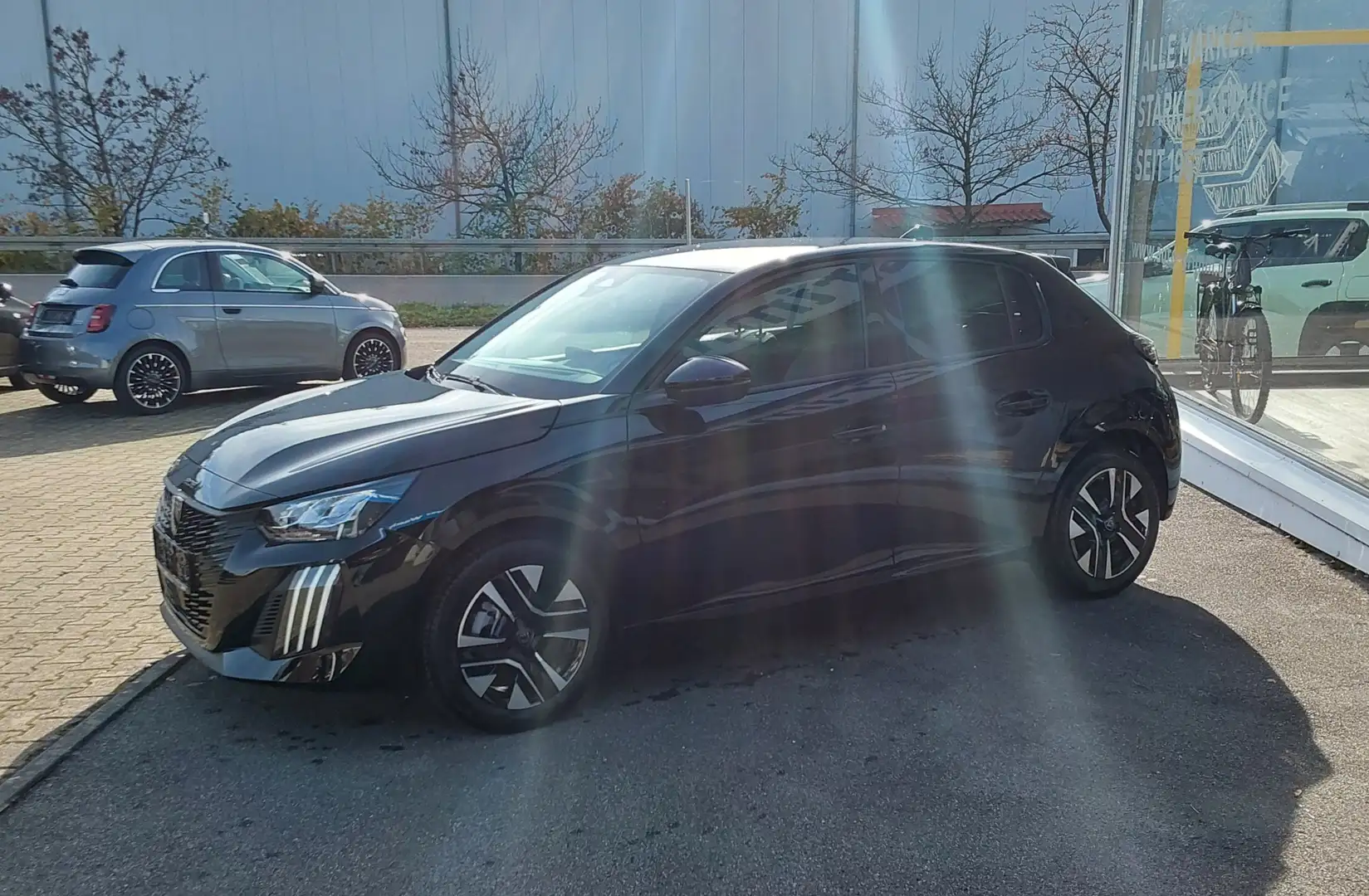 Peugeot 208 208 PureTech 100 Allure Schwarz - 2