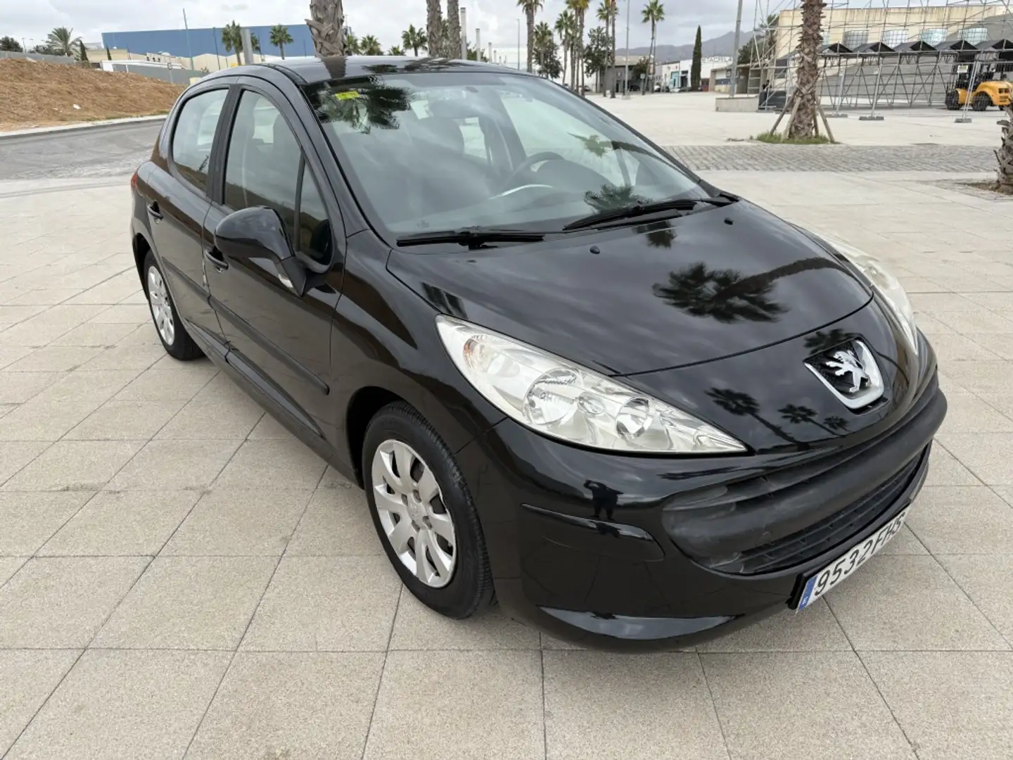 Peugeot 207 1.4HDI X-Line Negro - 2