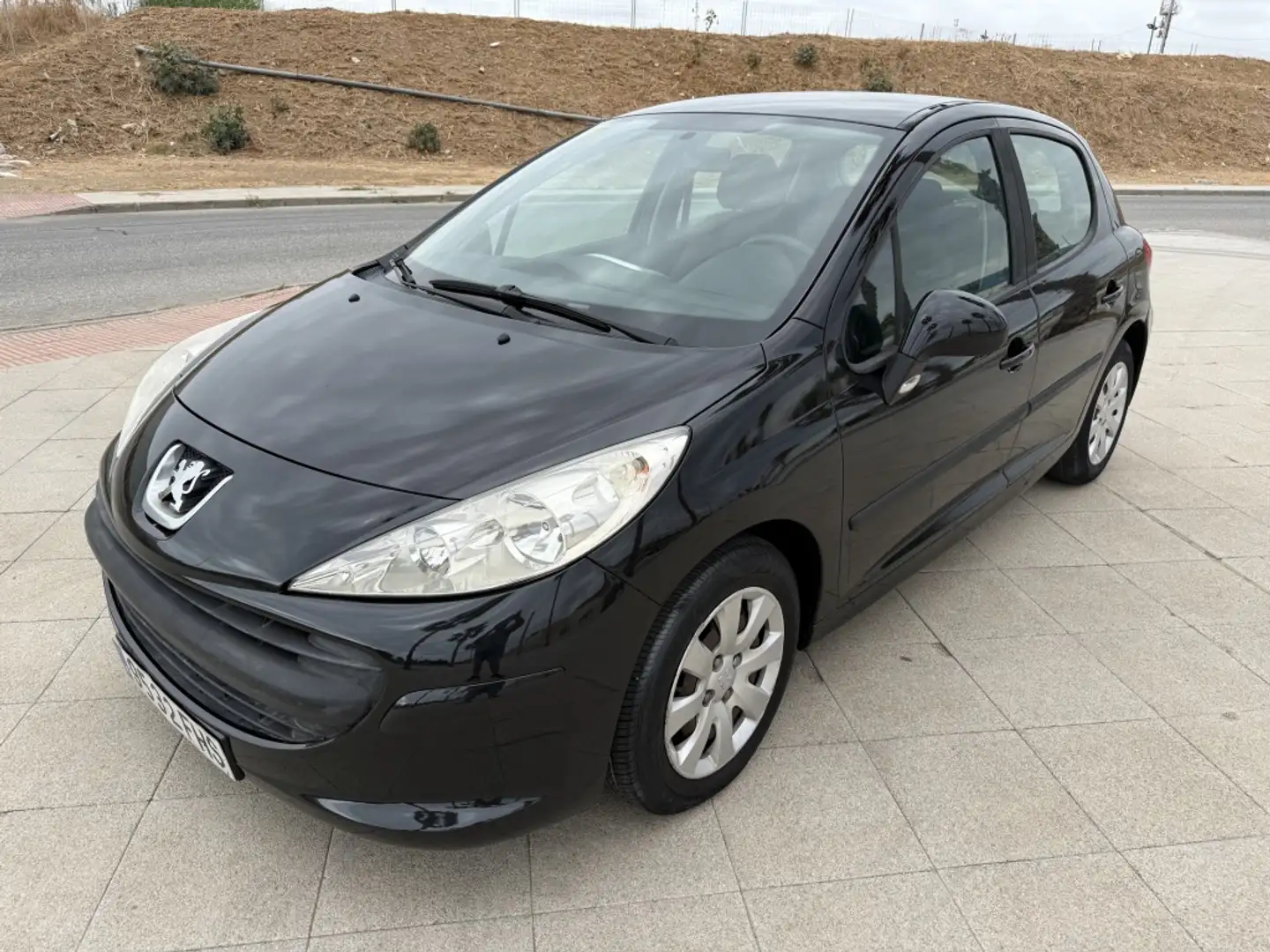 Peugeot 207 1.4HDI X-Line Negro - 1