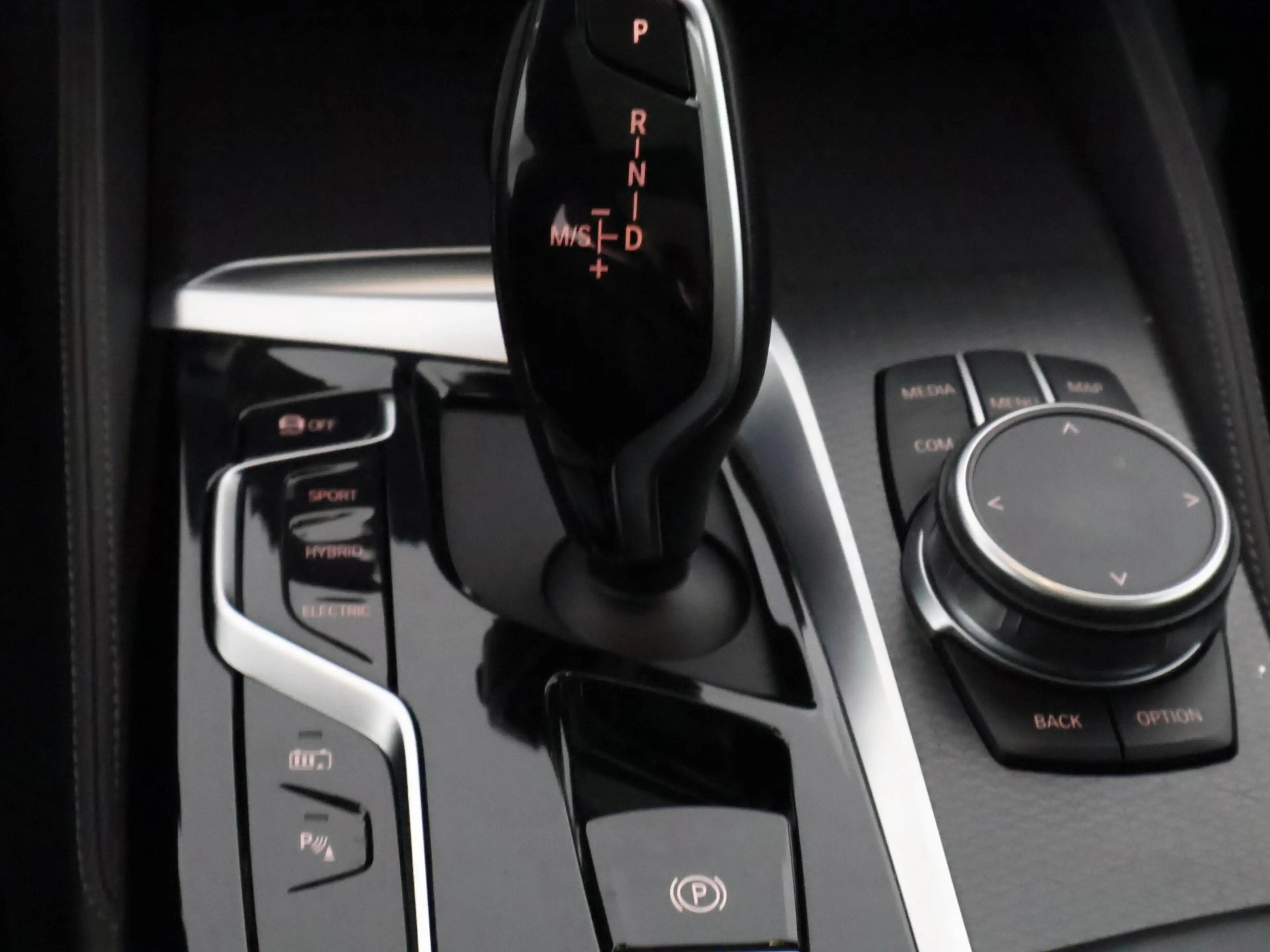 BMW 530 5-serie Touring 530e Business Edition Plus M-Pakke — photo 15