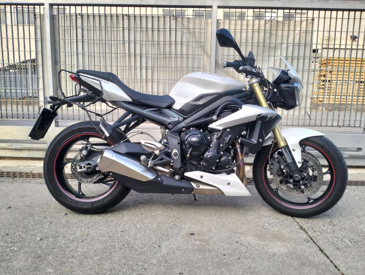 Triumph Street Triple 675
