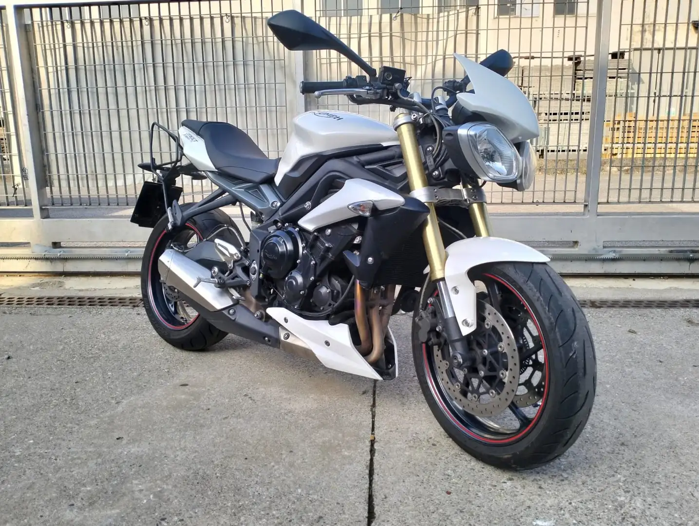 Triumph Street Triple 675 Blanco - 2