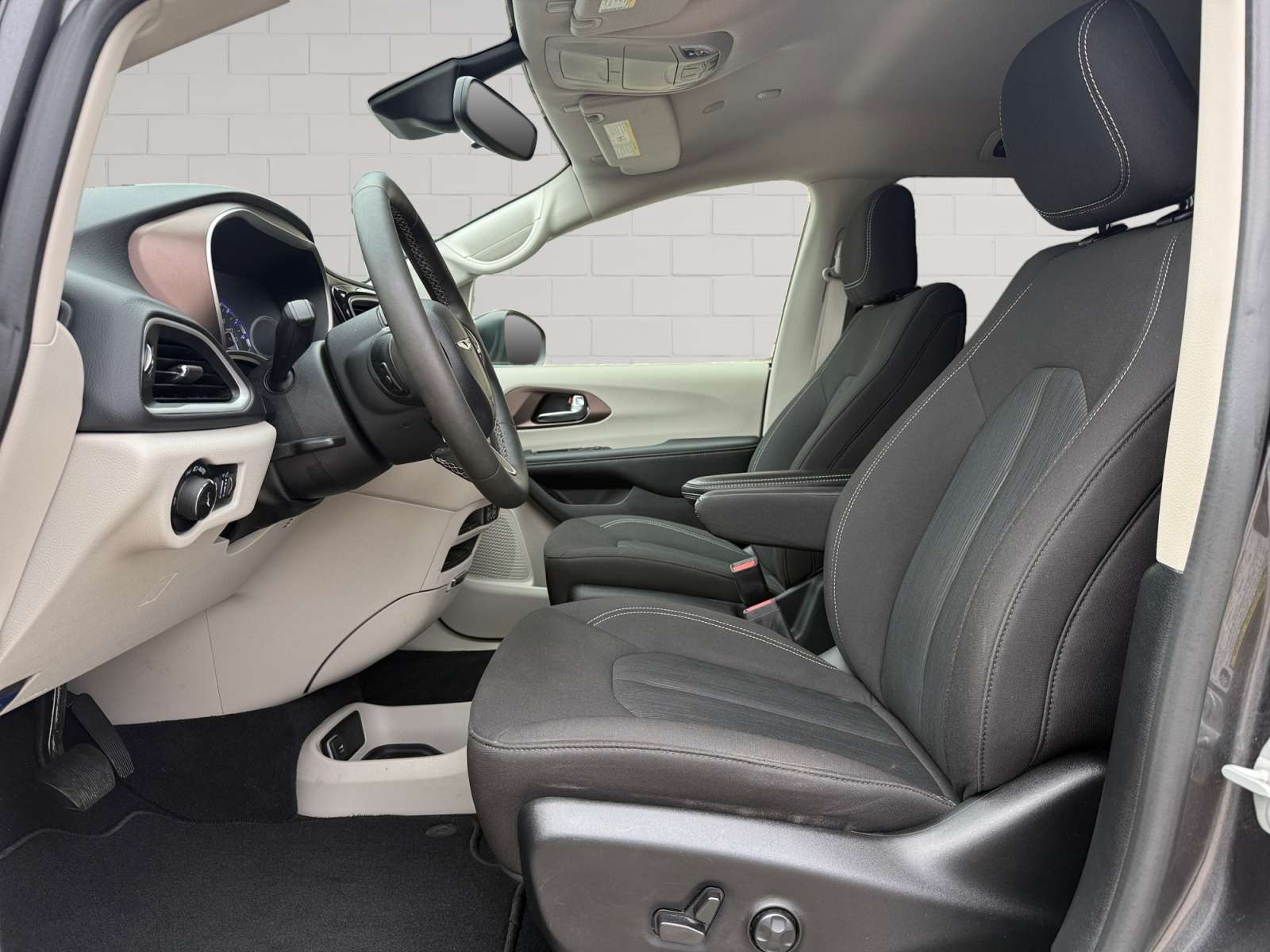 used 2023 Chrysler Grand Caravan car, priced at $35,588