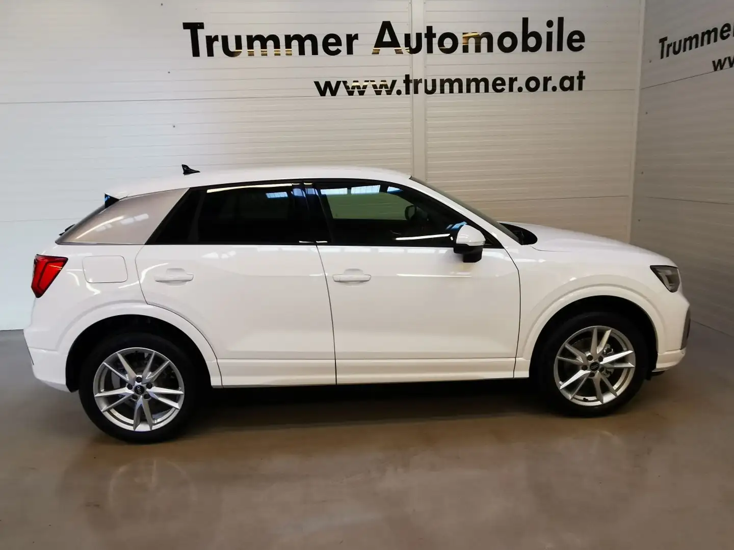 Audi Q2 30 TFSI admired Weiß - 2